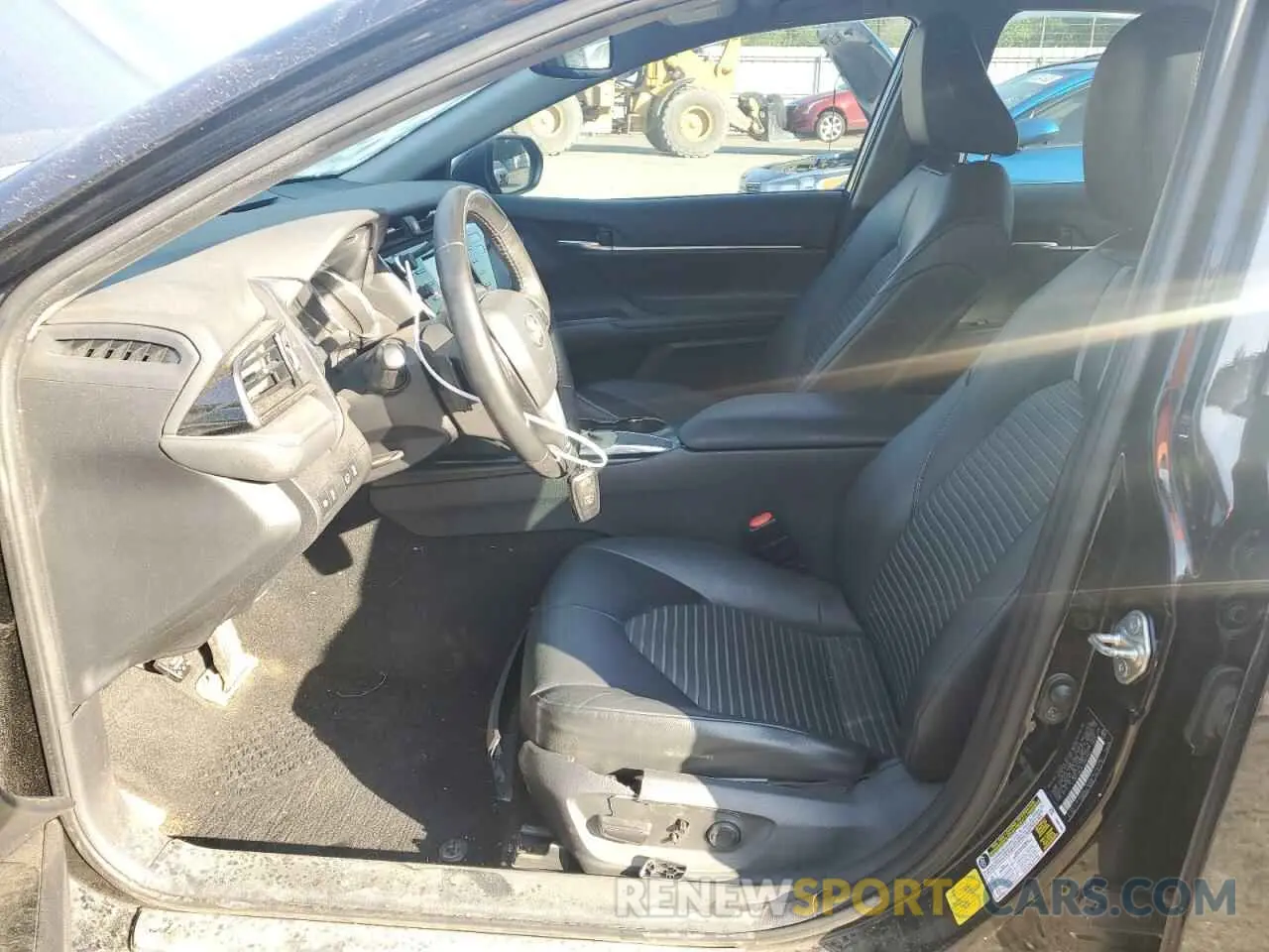 7 Photograph of a damaged car 4T1M11AK9LU387662 TOYOTA CAMRY 2020