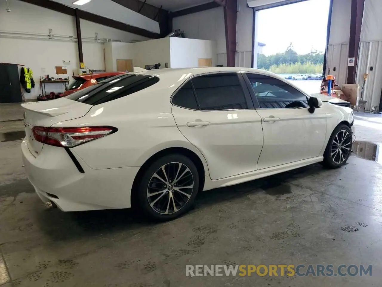 3 Photograph of a damaged car 4T1M11AK9LU898871 TOYOTA CAMRY 2020