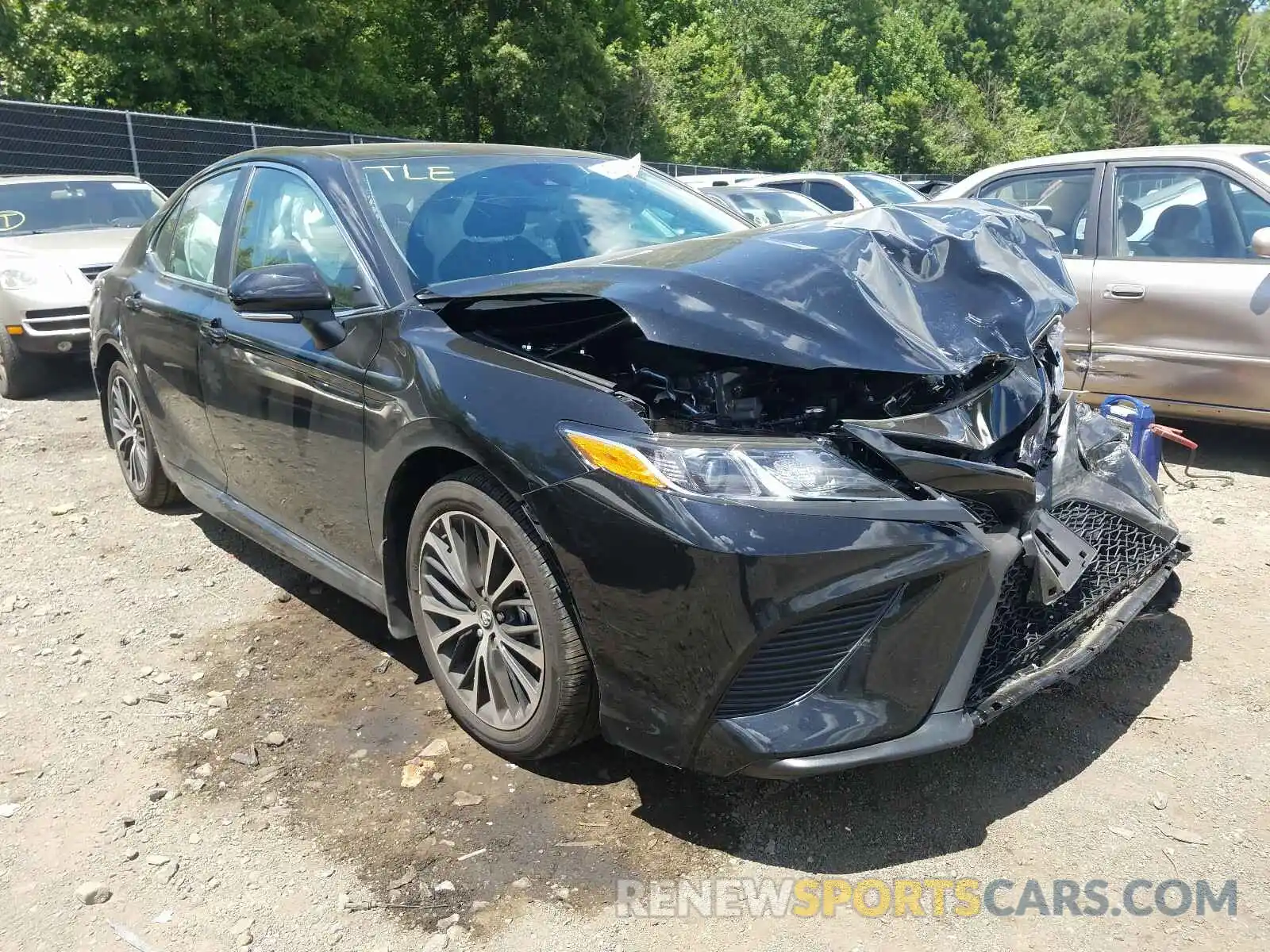 1 Photograph of a damaged car 4T1M11AK9LU908895 TOYOTA CAMRY 2020