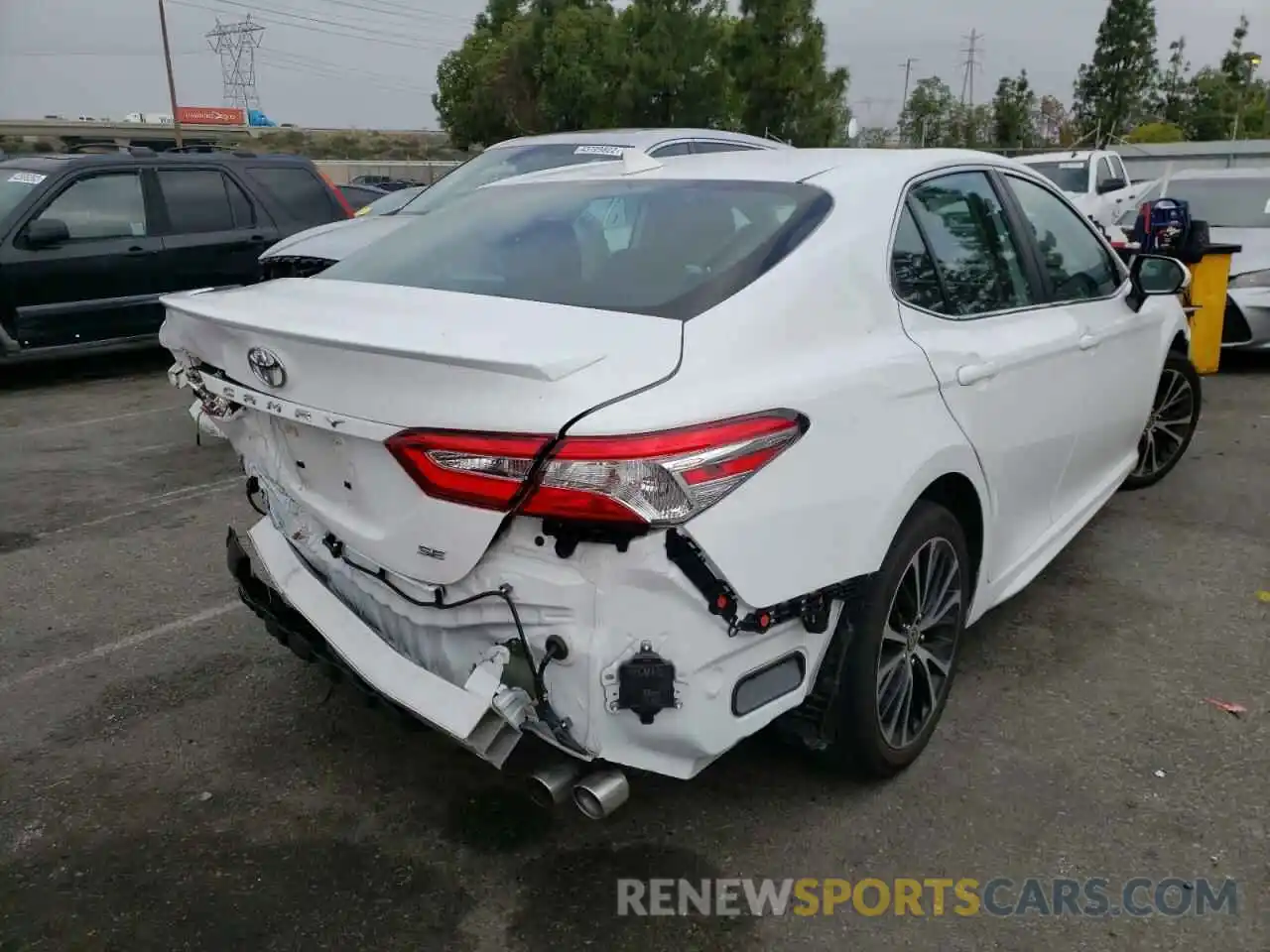 4 Photograph of a damaged car 4T1M11AK9LU953545 TOYOTA CAMRY 2020