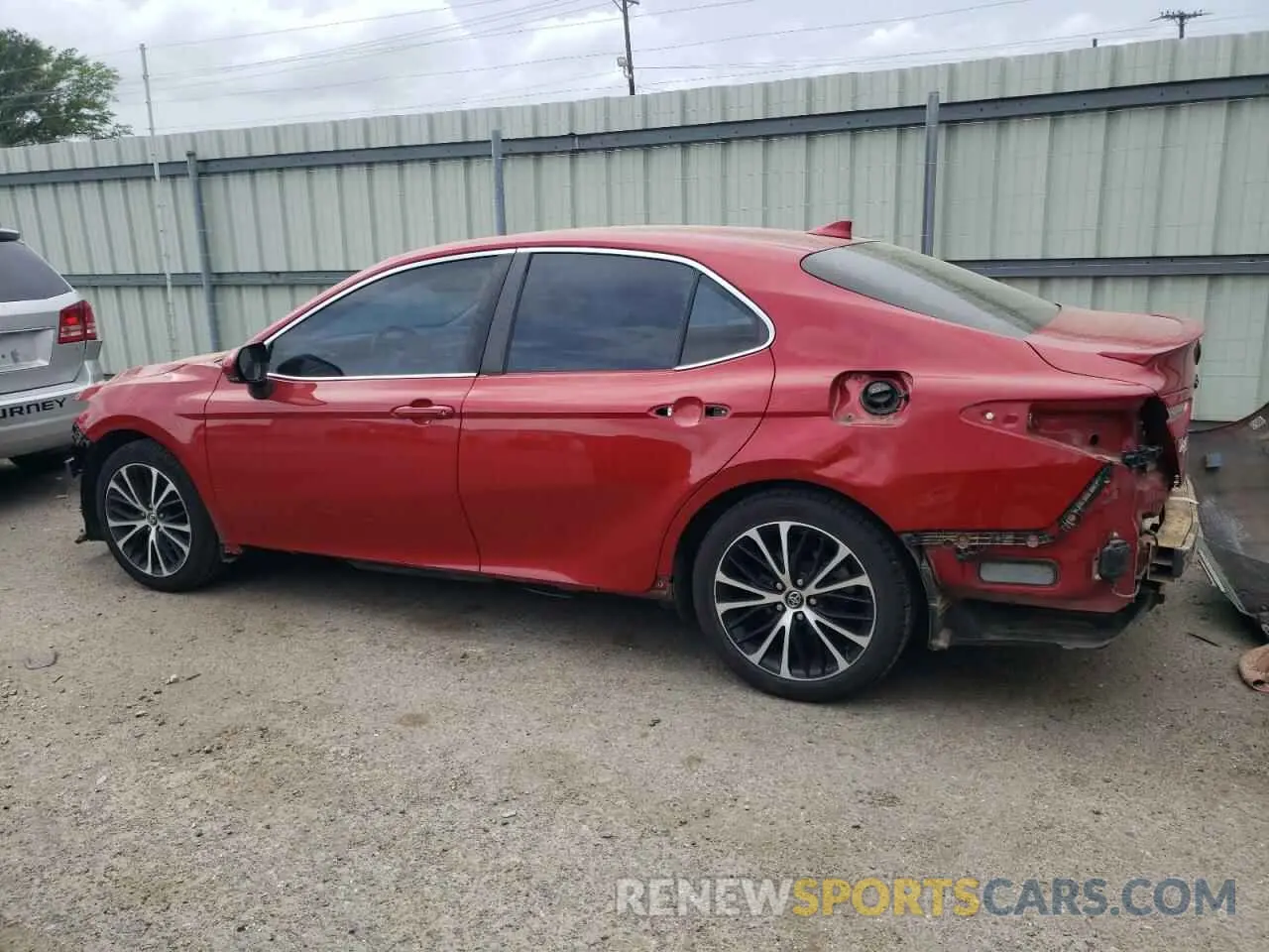 2 Photograph of a damaged car 4T1M11AKXLU320861 TOYOTA CAMRY 2020