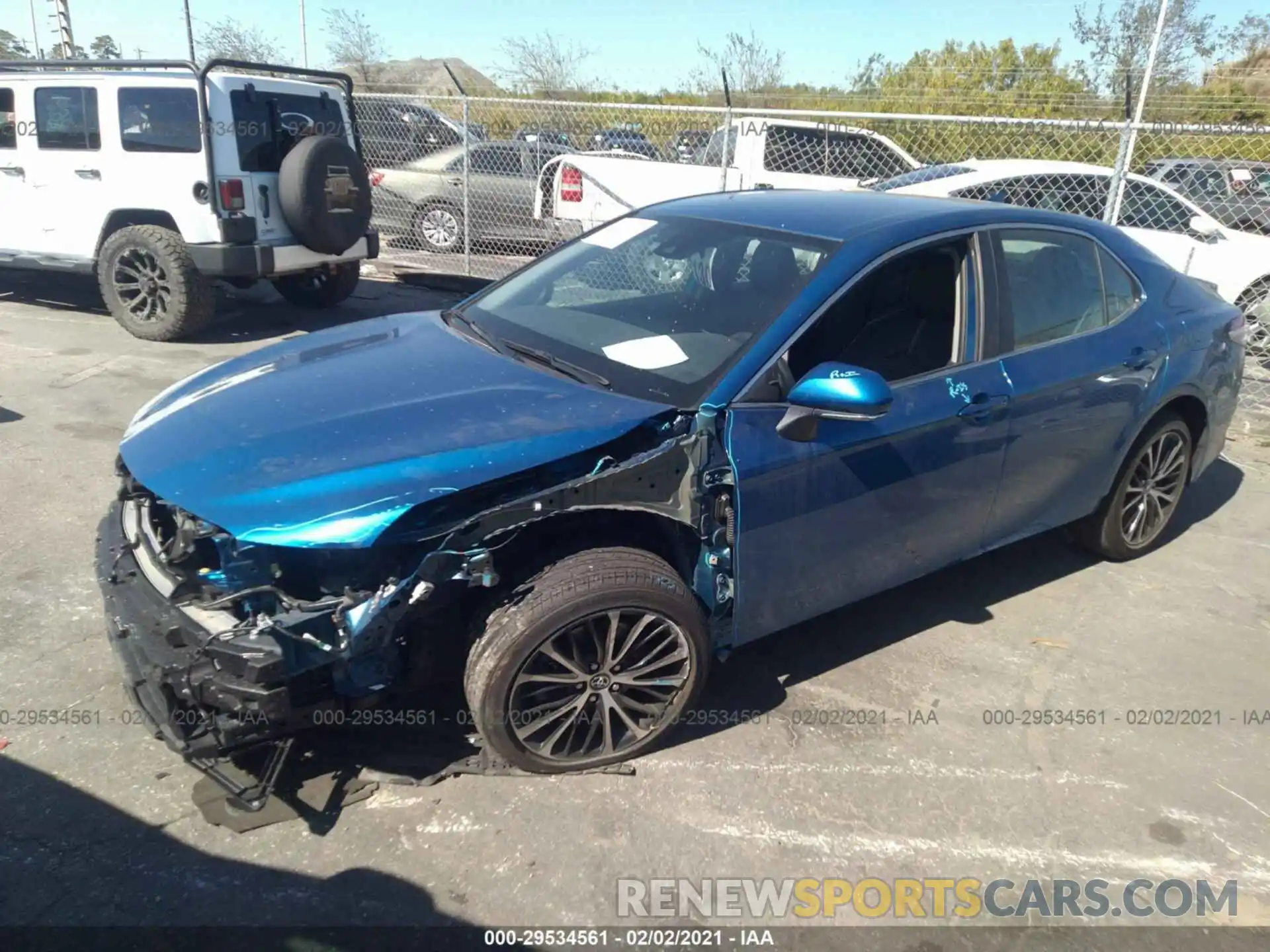 2 Photograph of a damaged car 4T1M11AKXLU345758 TOYOTA CAMRY 2020