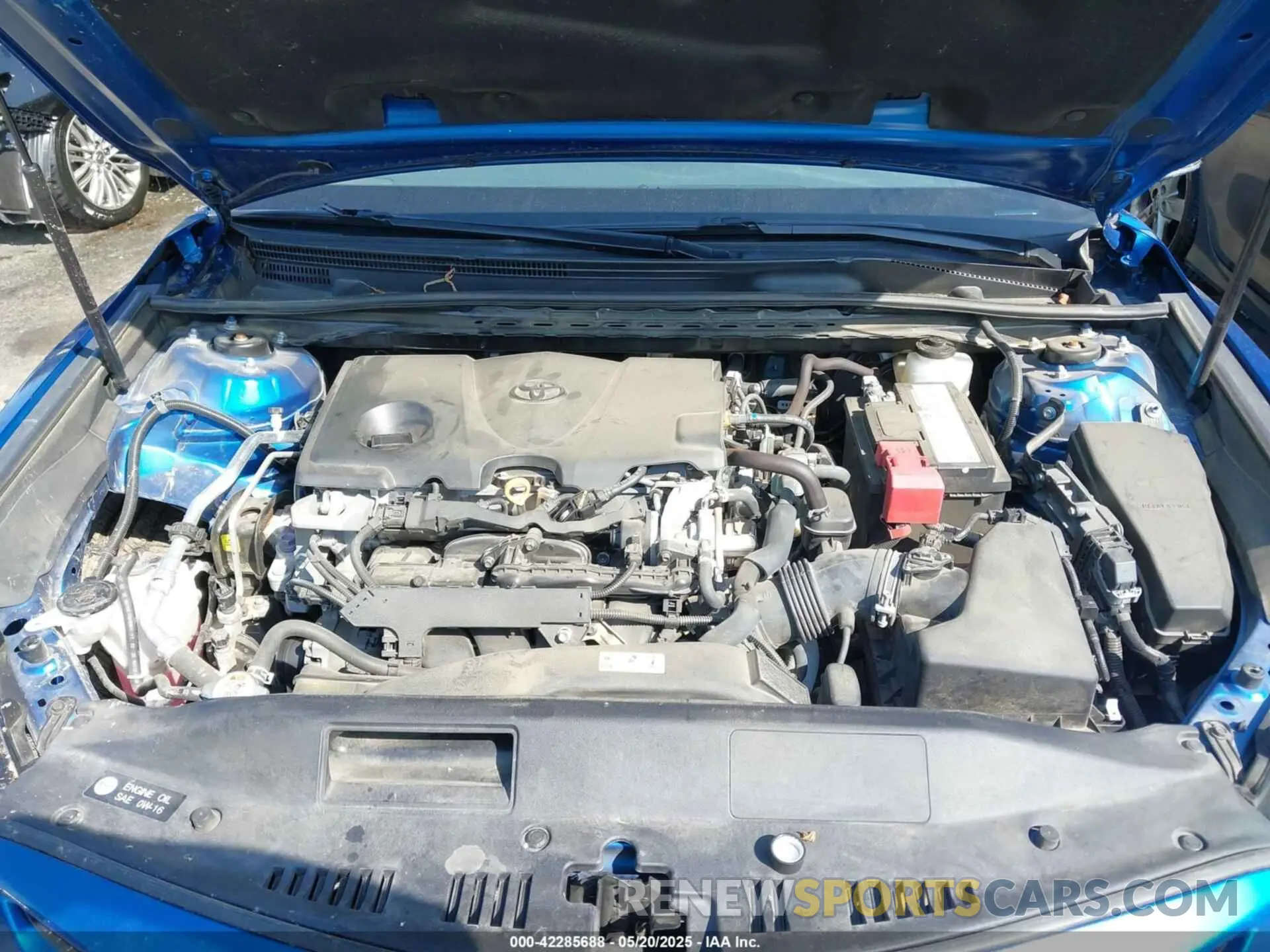 10 Photograph of a damaged car 4T1M11AKXLU394541 TOYOTA CAMRY 2020