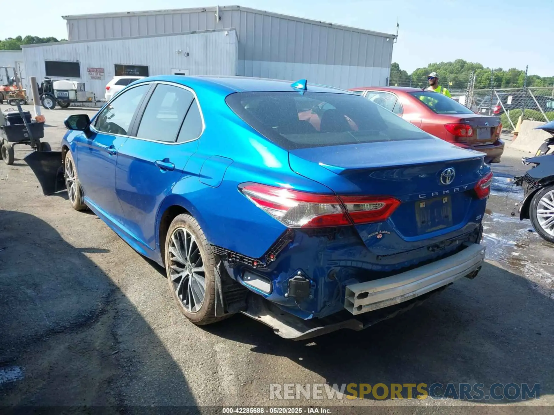 3 Photograph of a damaged car 4T1M11AKXLU394541 TOYOTA CAMRY 2020