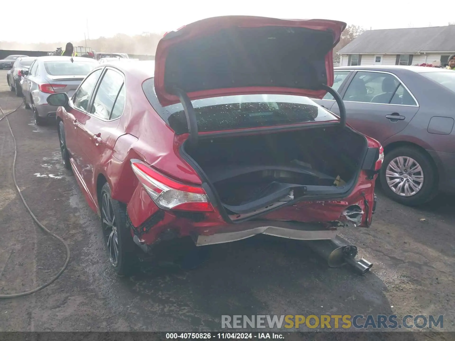 6 Photograph of a damaged car 4T1M11AKXLU399304 TOYOTA CAMRY 2020