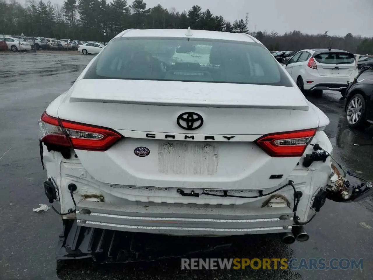 6 Photograph of a damaged car 4T1M11AKXLU857651 TOYOTA CAMRY 2020