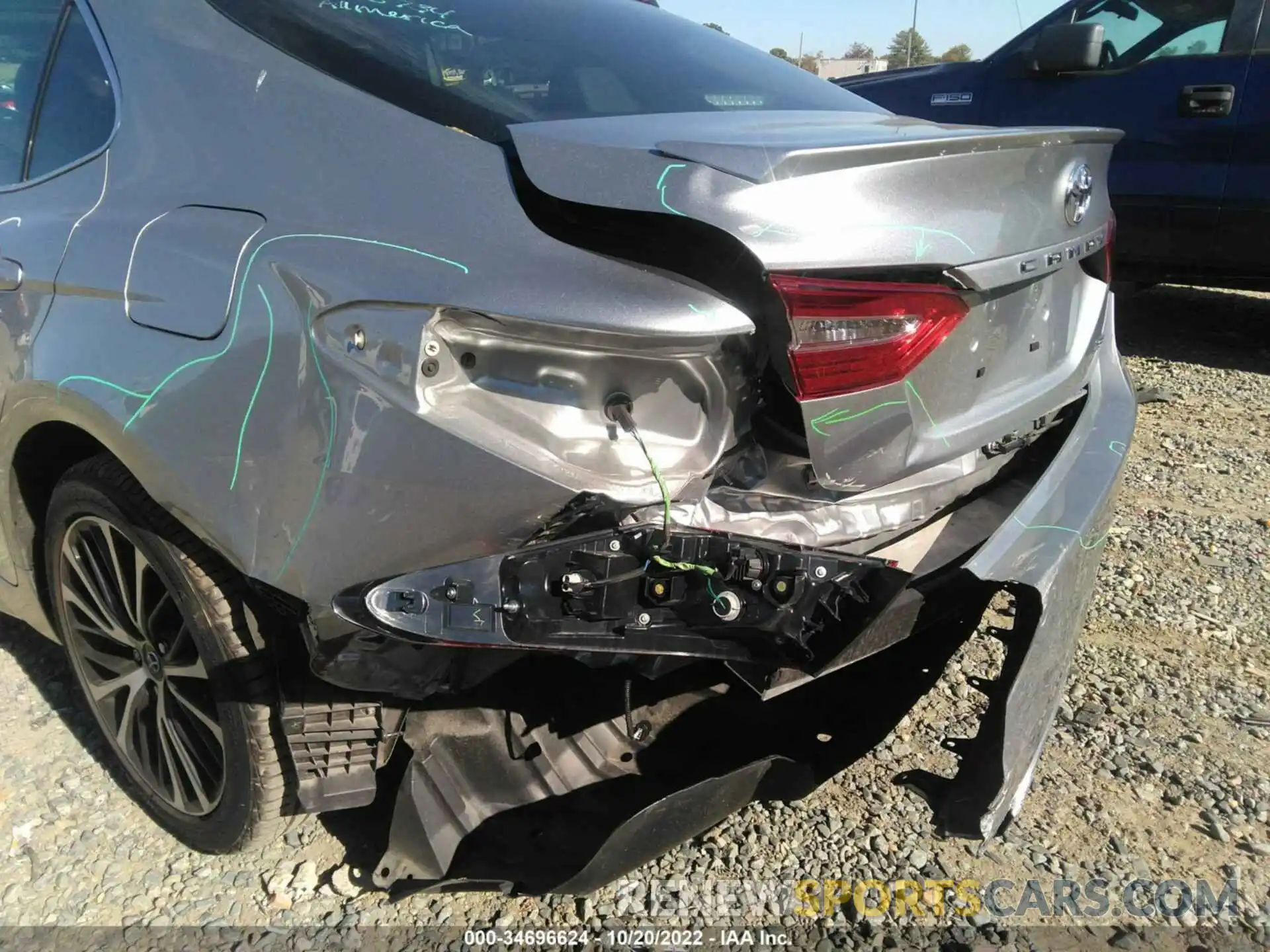 6 Photograph of a damaged car 4T1M11AKXLU891444 TOYOTA CAMRY 2020