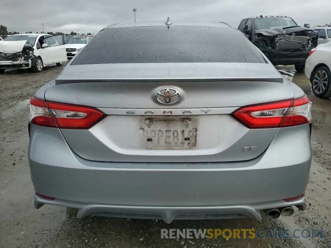 6 Photograph of a damaged car 4T1M11AKXLU907304 TOYOTA CAMRY 2020
