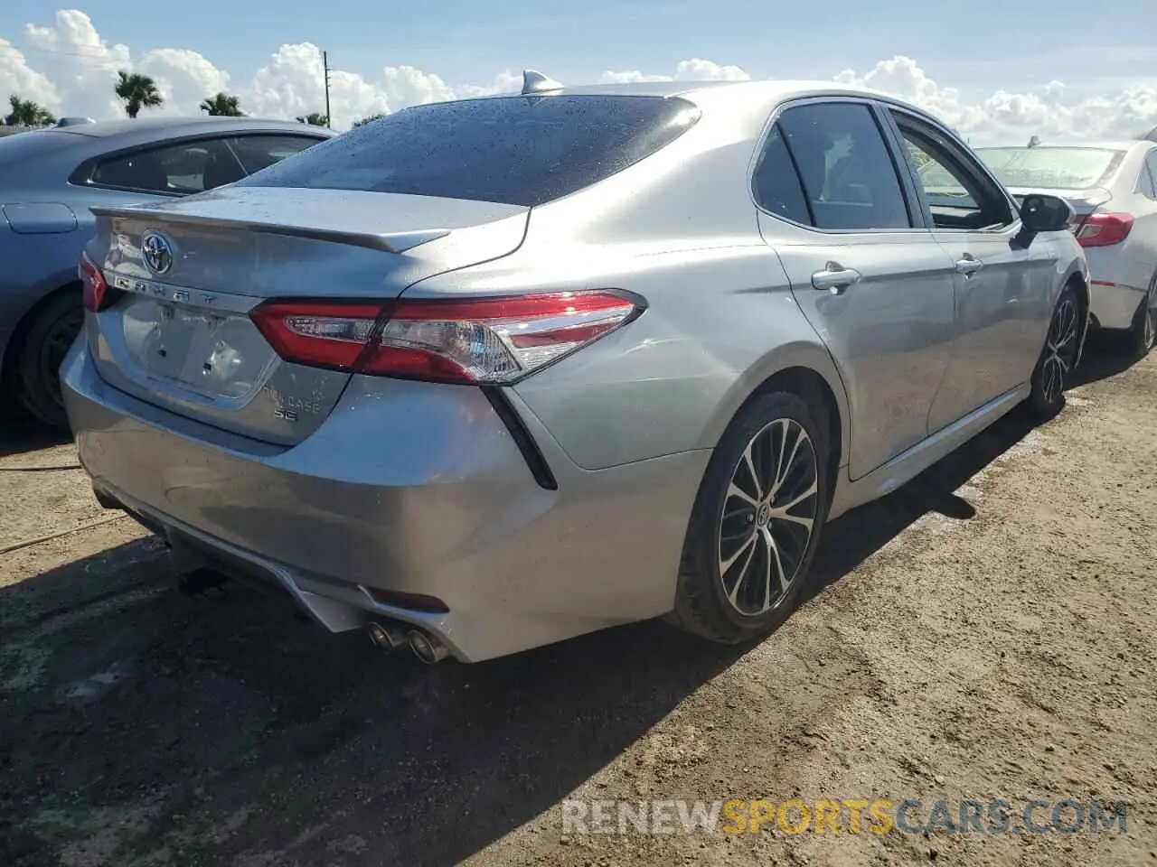 3 Photograph of a damaged car 4T1M11AKXLU912390 TOYOTA CAMRY 2020