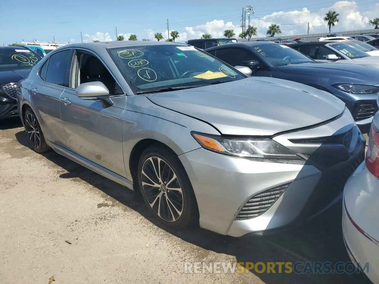 4 Photograph of a damaged car 4T1M11AKXLU912390 TOYOTA CAMRY 2020