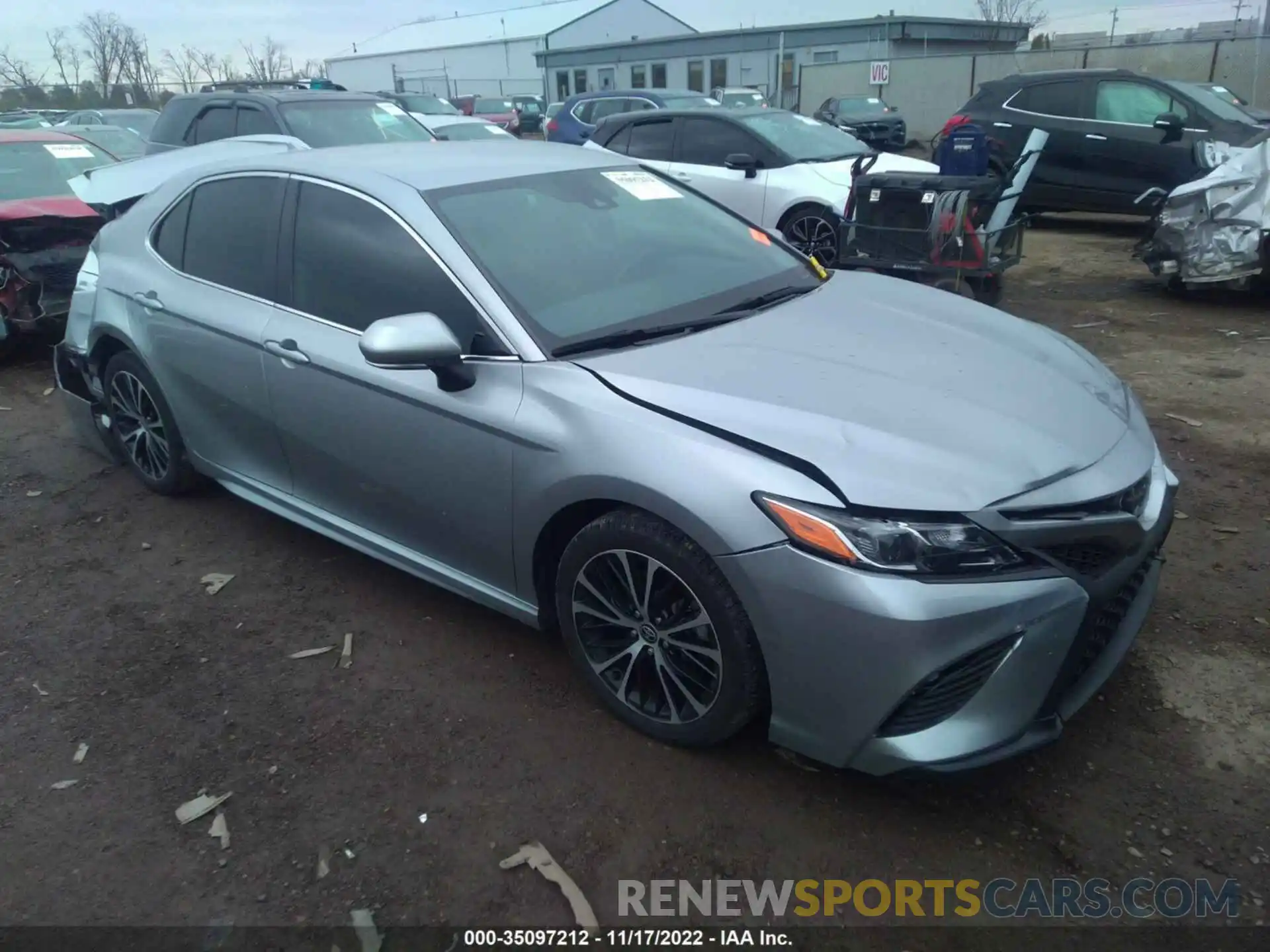 1 Photograph of a damaged car 4T1M11AKXLU957636 TOYOTA CAMRY 2020