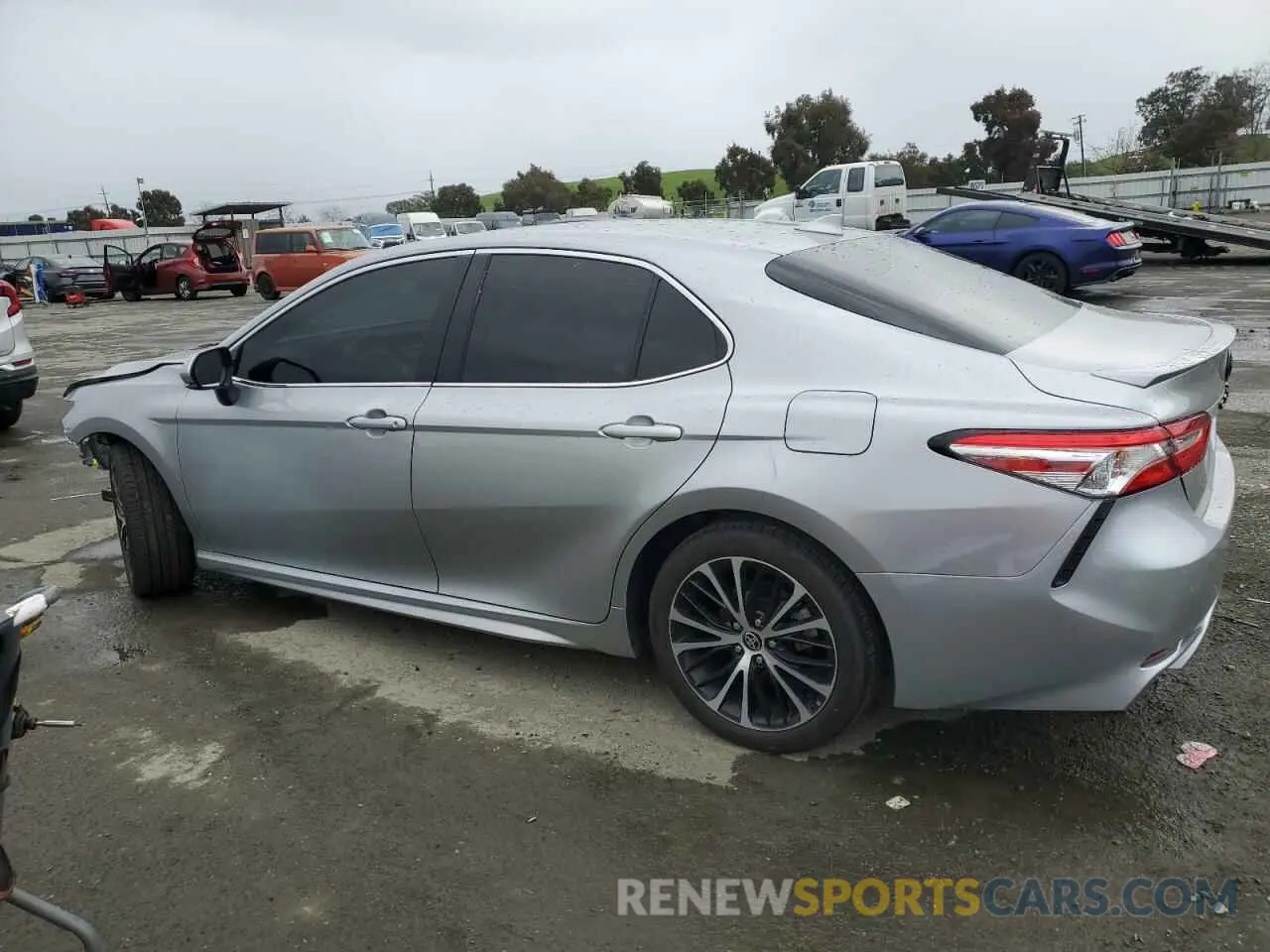 2 Photograph of a damaged car 4T1M11AKXLU974243 TOYOTA CAMRY 2020