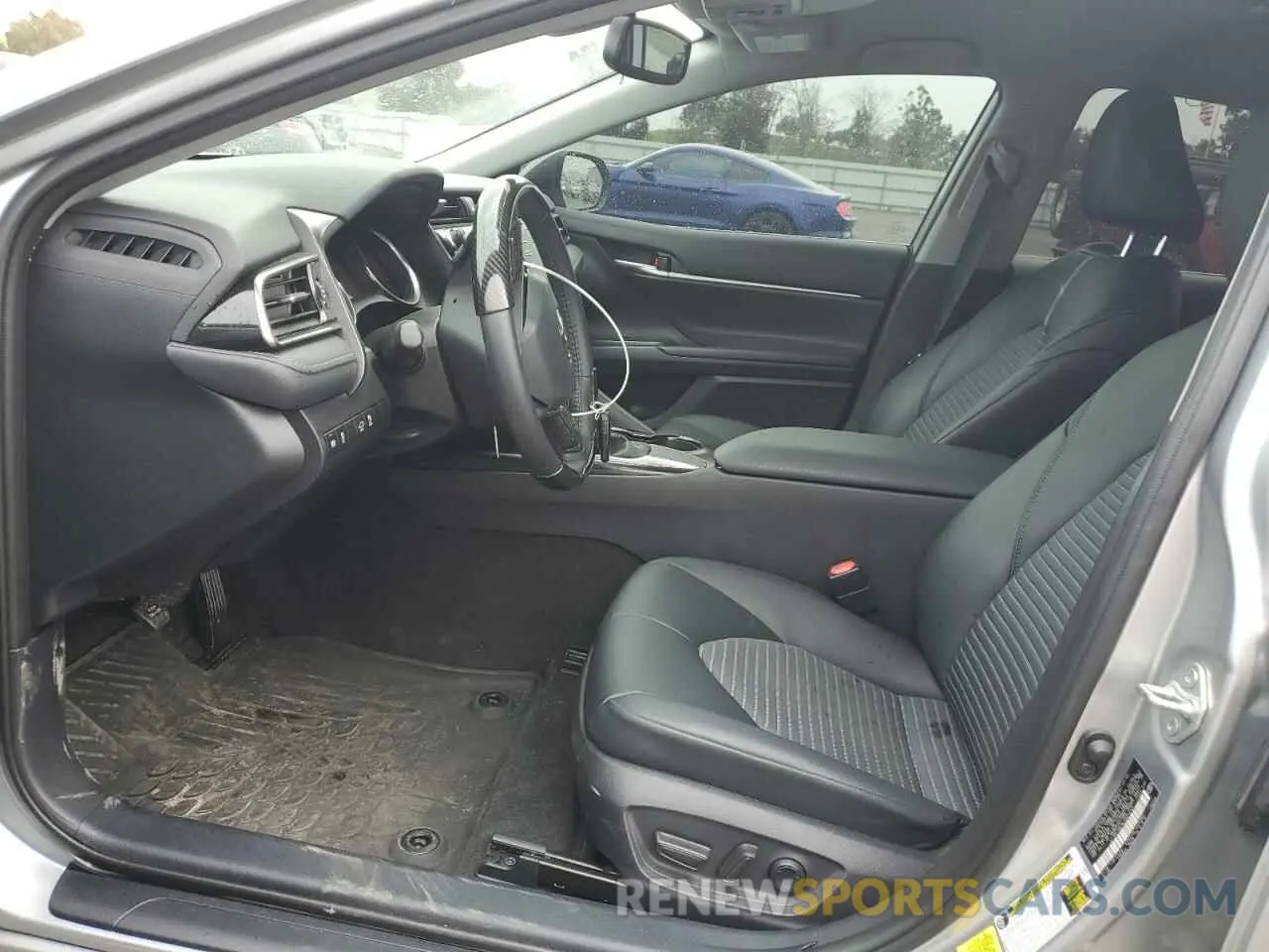 7 Photograph of a damaged car 4T1M11AKXLU974243 TOYOTA CAMRY 2020