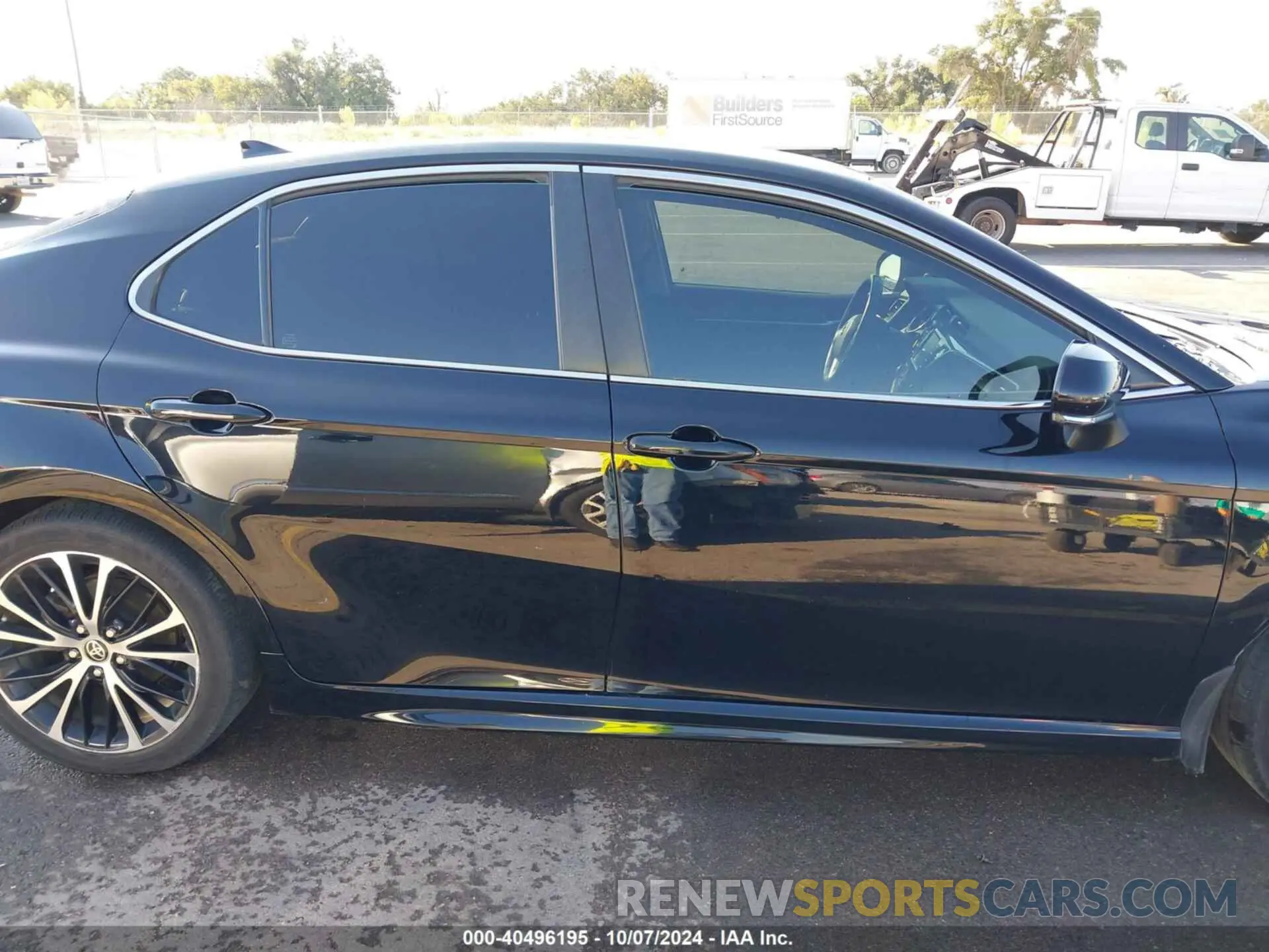 12 Photograph of a damaged car 4T1M11AKXLU990586 TOYOTA CAMRY 2020