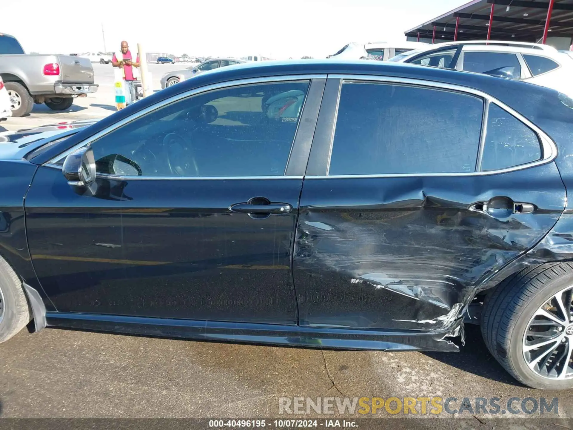 13 Photograph of a damaged car 4T1M11AKXLU990586 TOYOTA CAMRY 2020