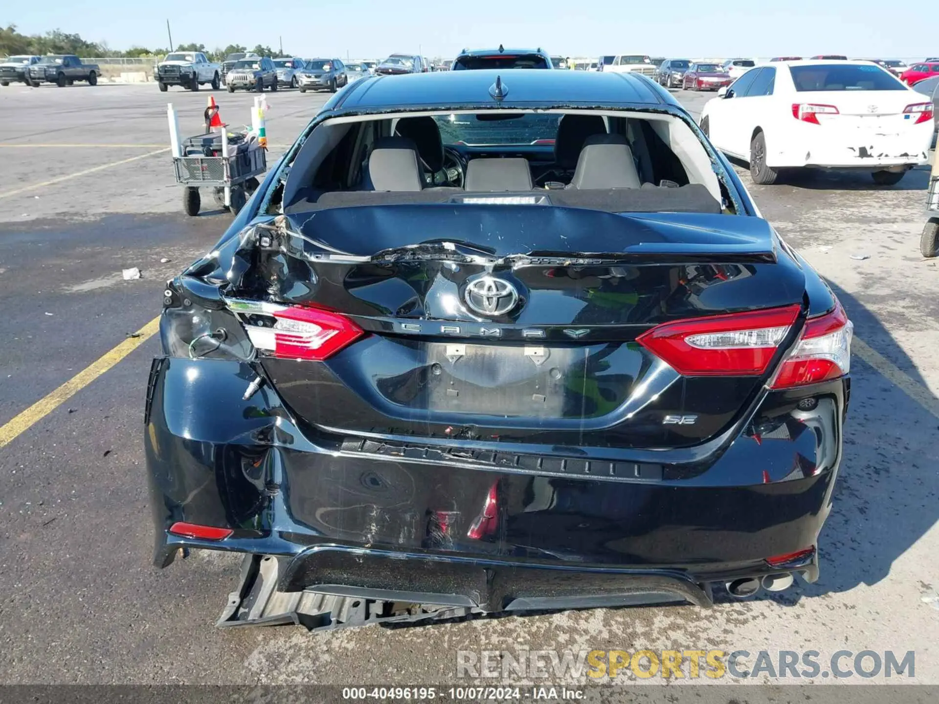 15 Photograph of a damaged car 4T1M11AKXLU990586 TOYOTA CAMRY 2020