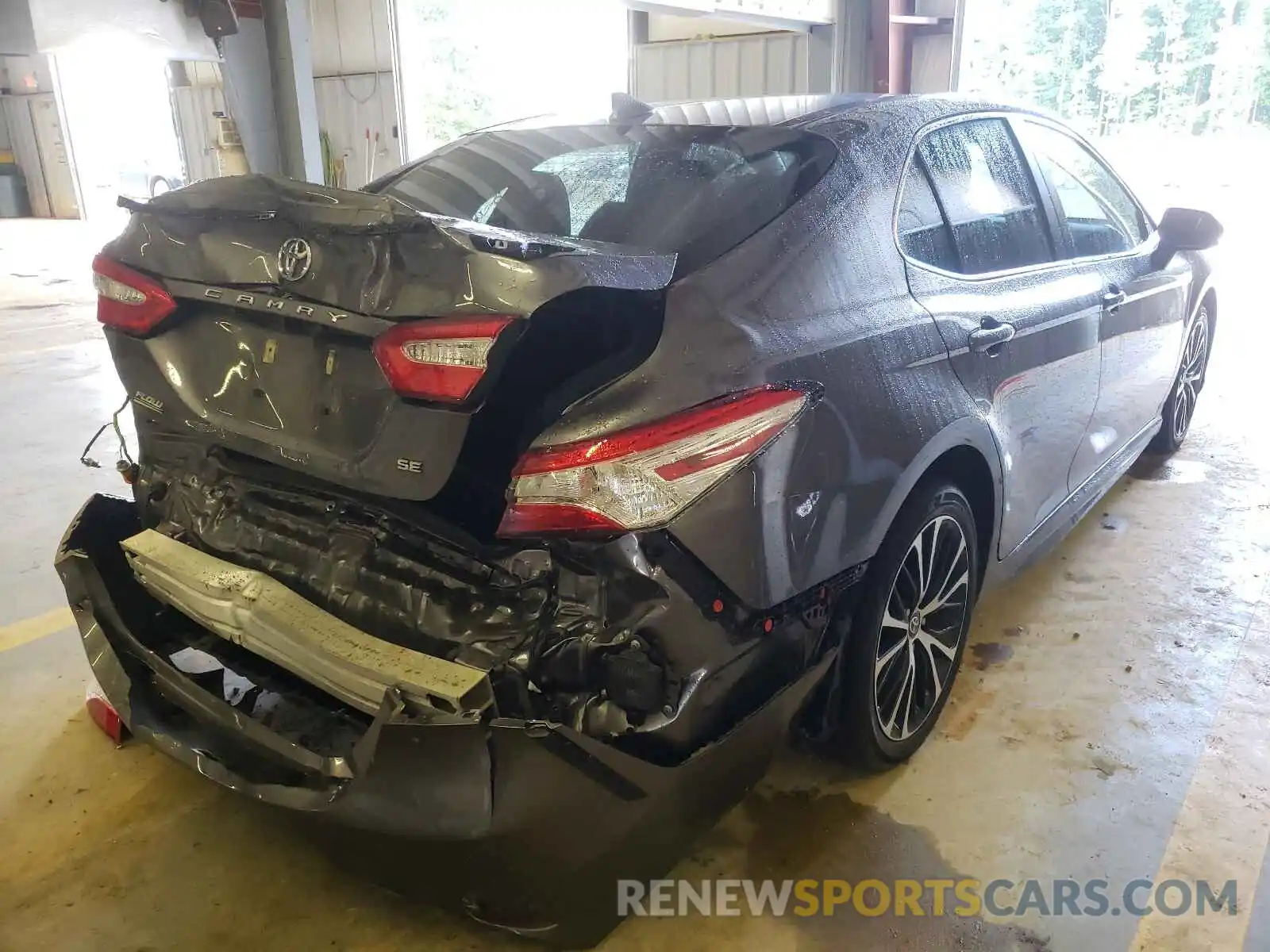 4 Photograph of a damaged car 4T1M11AKXLU990720 TOYOTA CAMRY 2020