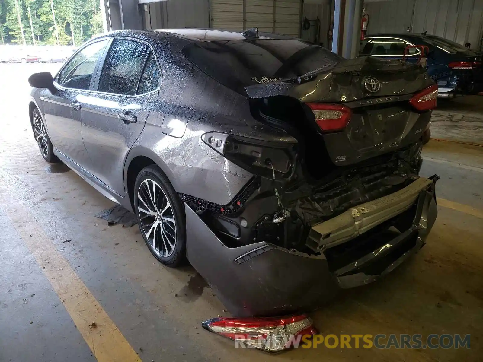 9 Photograph of a damaged car 4T1M11AKXLU990720 TOYOTA CAMRY 2020