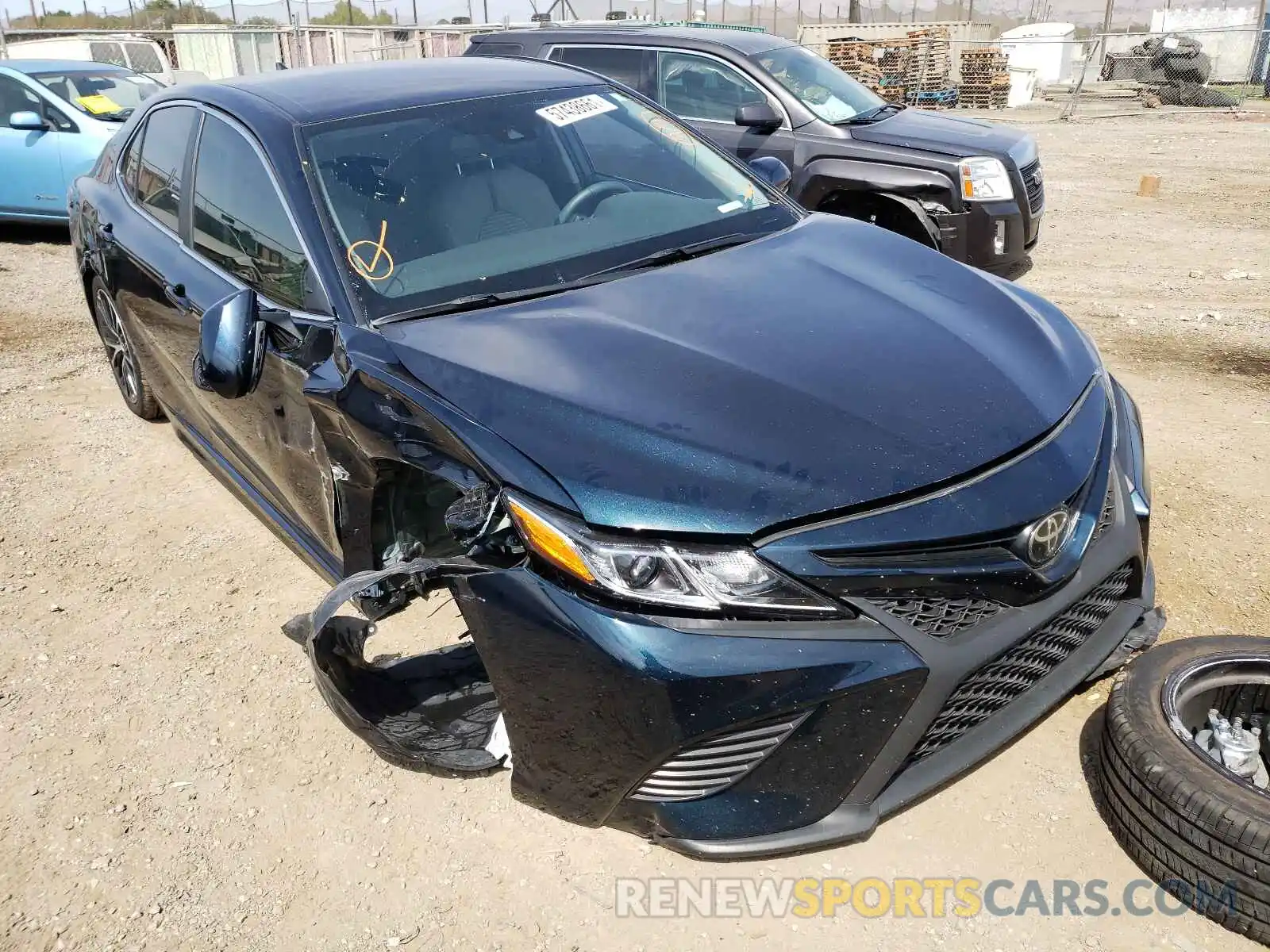 1 Photograph of a damaged car 4T1M11BK0LU009115 TOYOTA CAMRY 2020