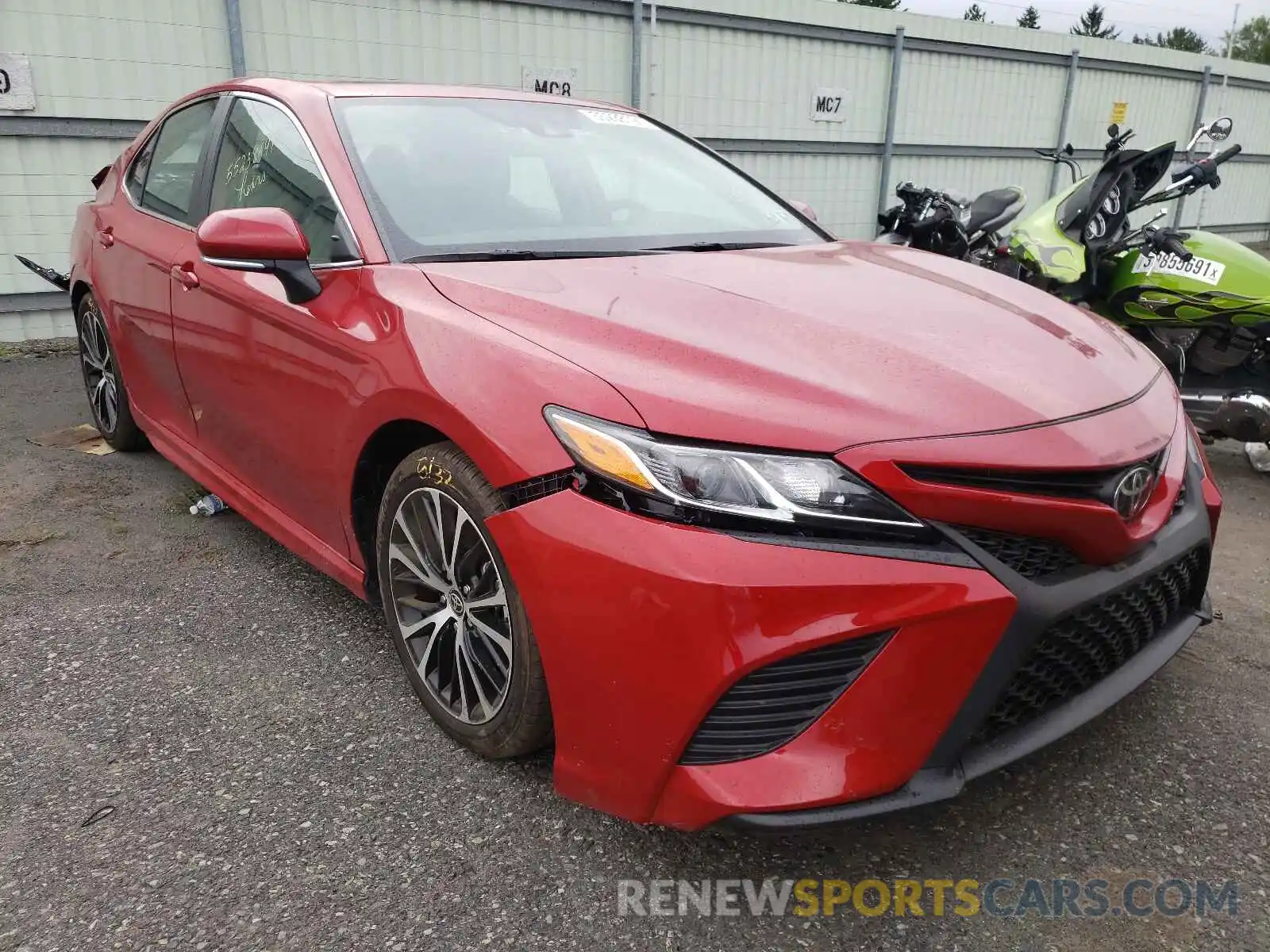 1 Photograph of a damaged car 4T1M11BK0LU013312 TOYOTA CAMRY 2020