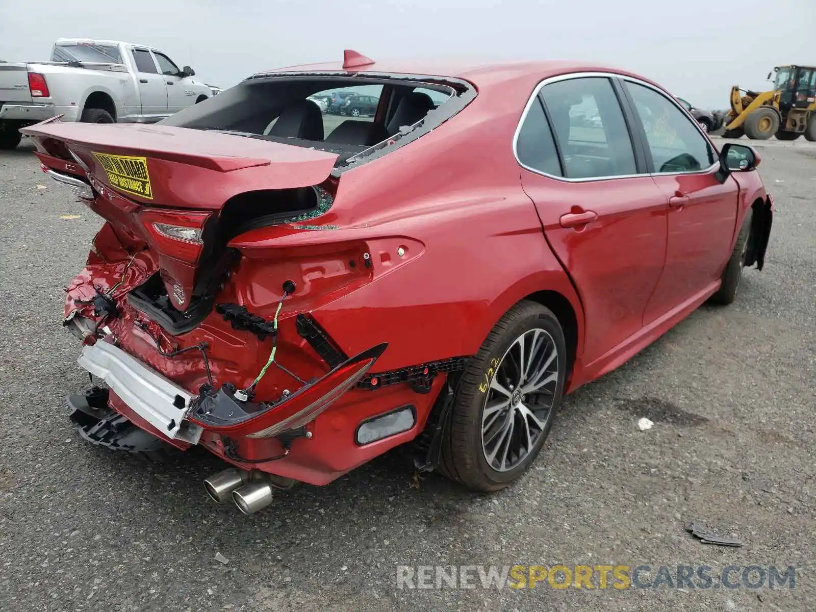 4 Photograph of a damaged car 4T1M11BK0LU013312 TOYOTA CAMRY 2020