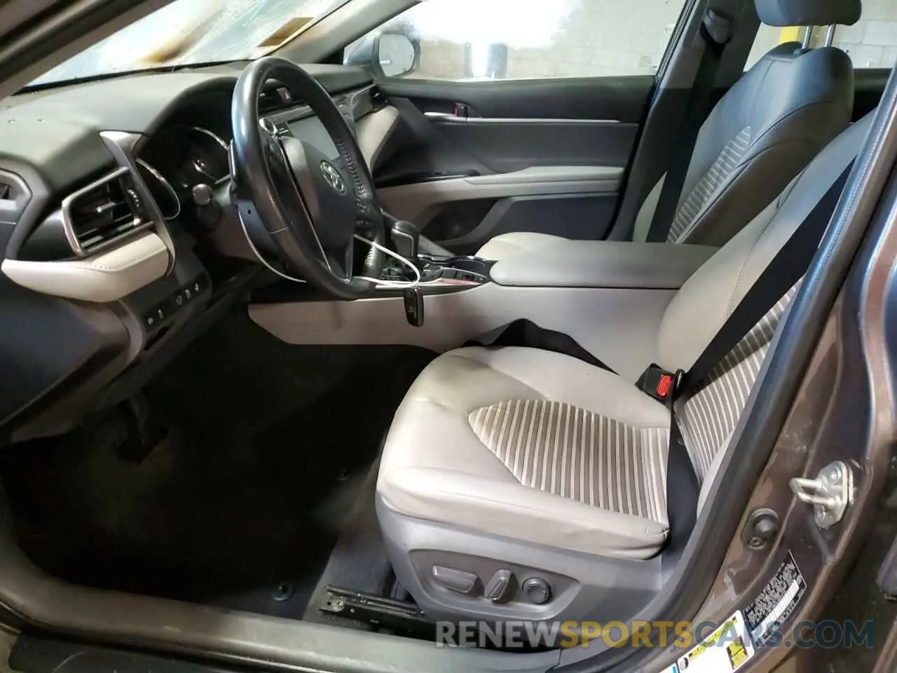 7 Photograph of a damaged car 4T1M11BK2LU007740 TOYOTA CAMRY 2020