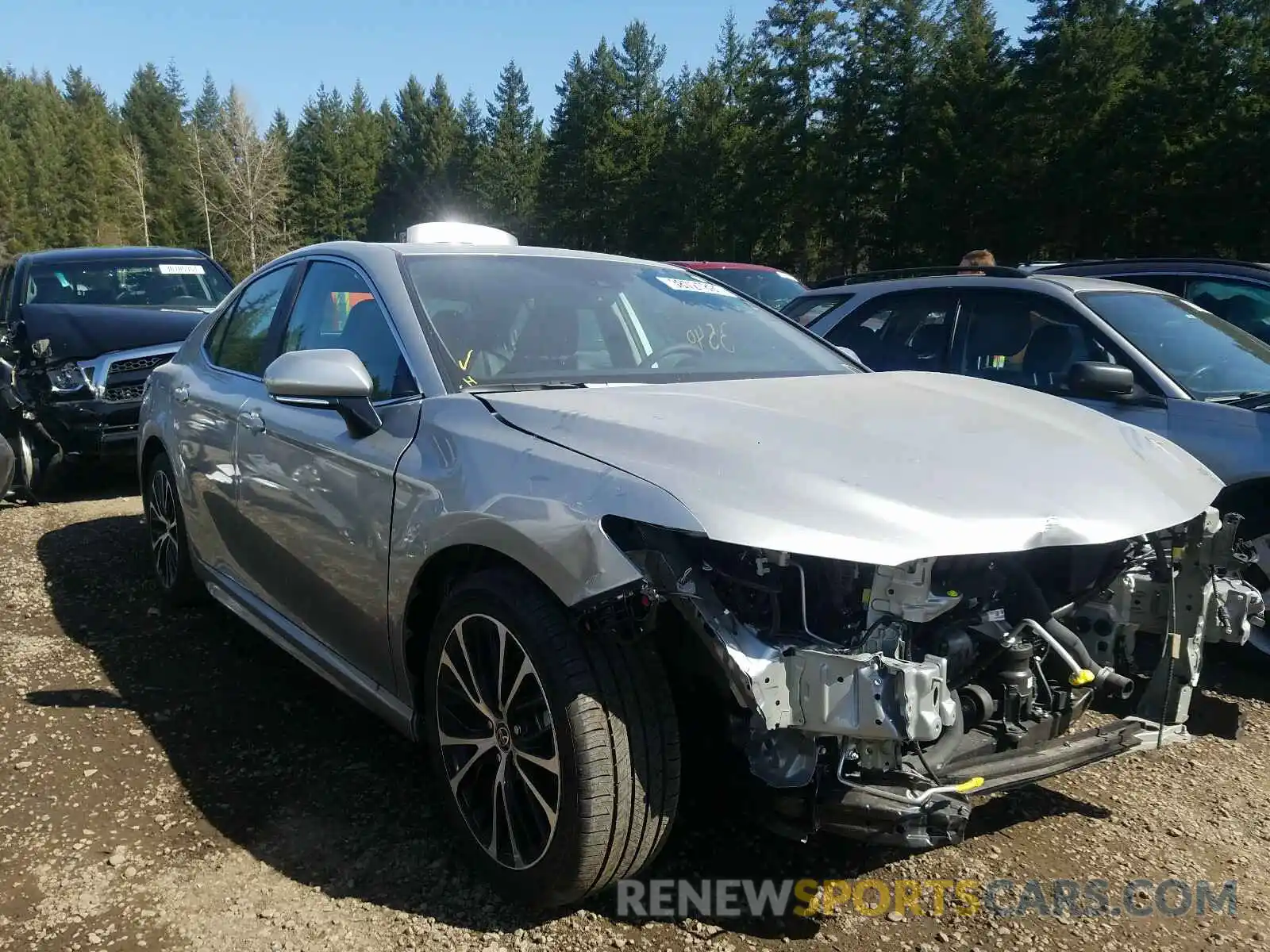 1 Photograph of a damaged car 4T1M11BK3LU018780 TOYOTA CAMRY 2020