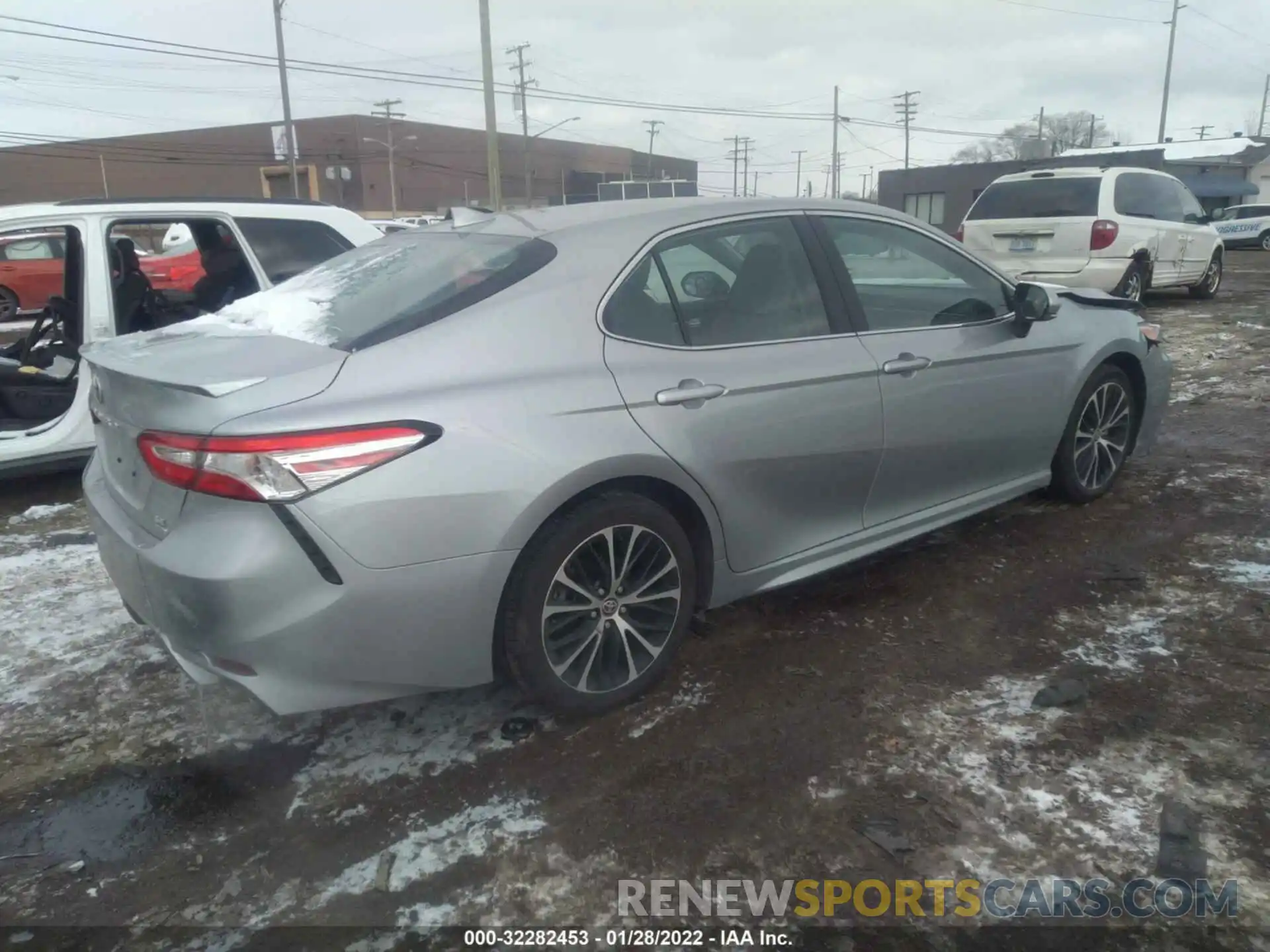 4 Photograph of a damaged car 4T1M11BK5LU009868 TOYOTA CAMRY 2020