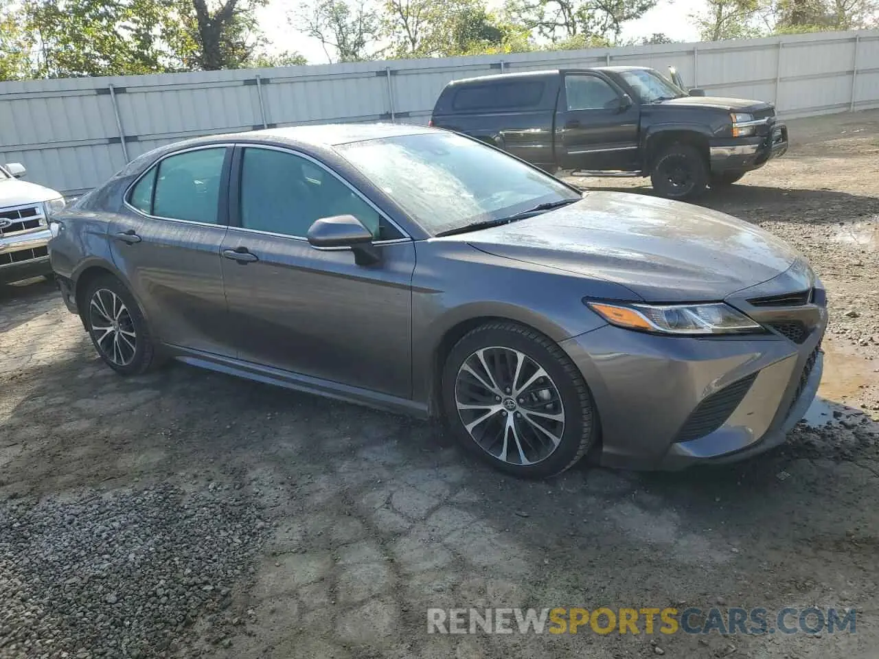 4 Photograph of a damaged car 4T1M11BK7LU006986 TOYOTA CAMRY 2020