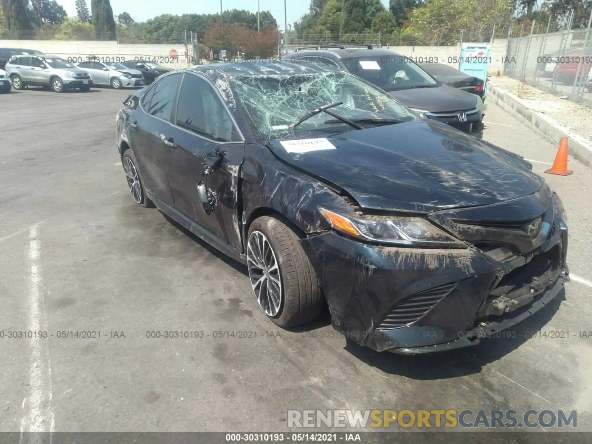 1 Photograph of a damaged car 4T1M11BK7LU009130 TOYOTA CAMRY 2020