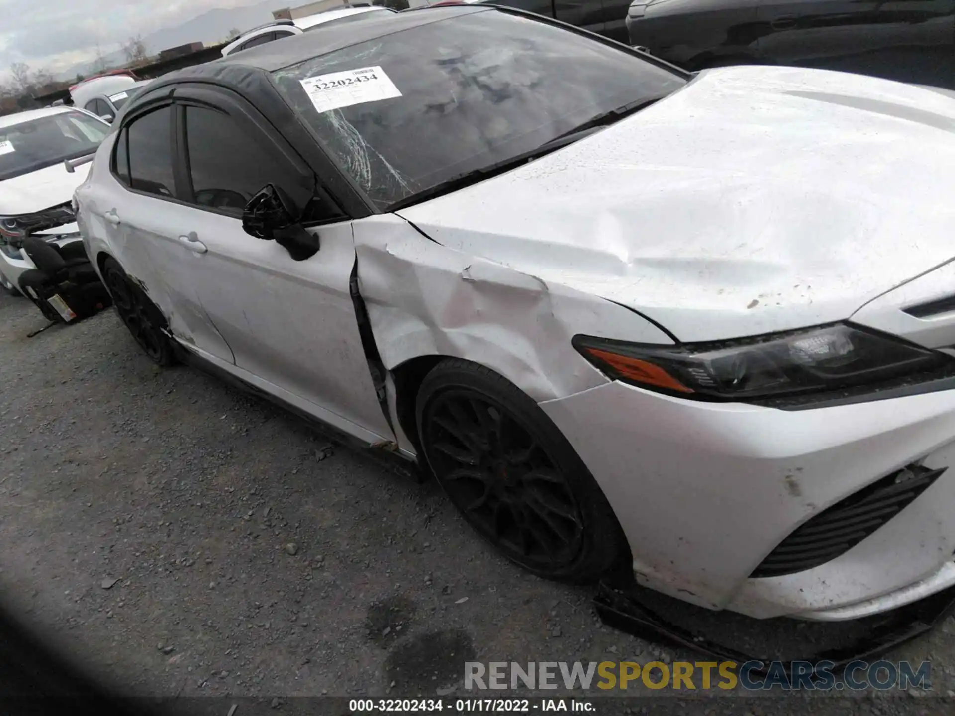 6 Photograph of a damaged car 4T1NZ1AK1LU047208 TOYOTA CAMRY 2020