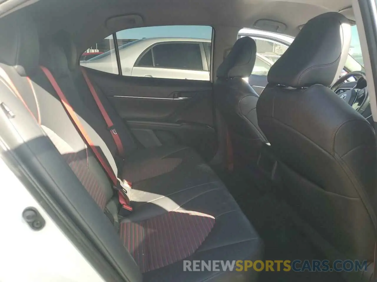 10 Photograph of a damaged car 4T1NZ1AK3LU043905 TOYOTA CAMRY 2020