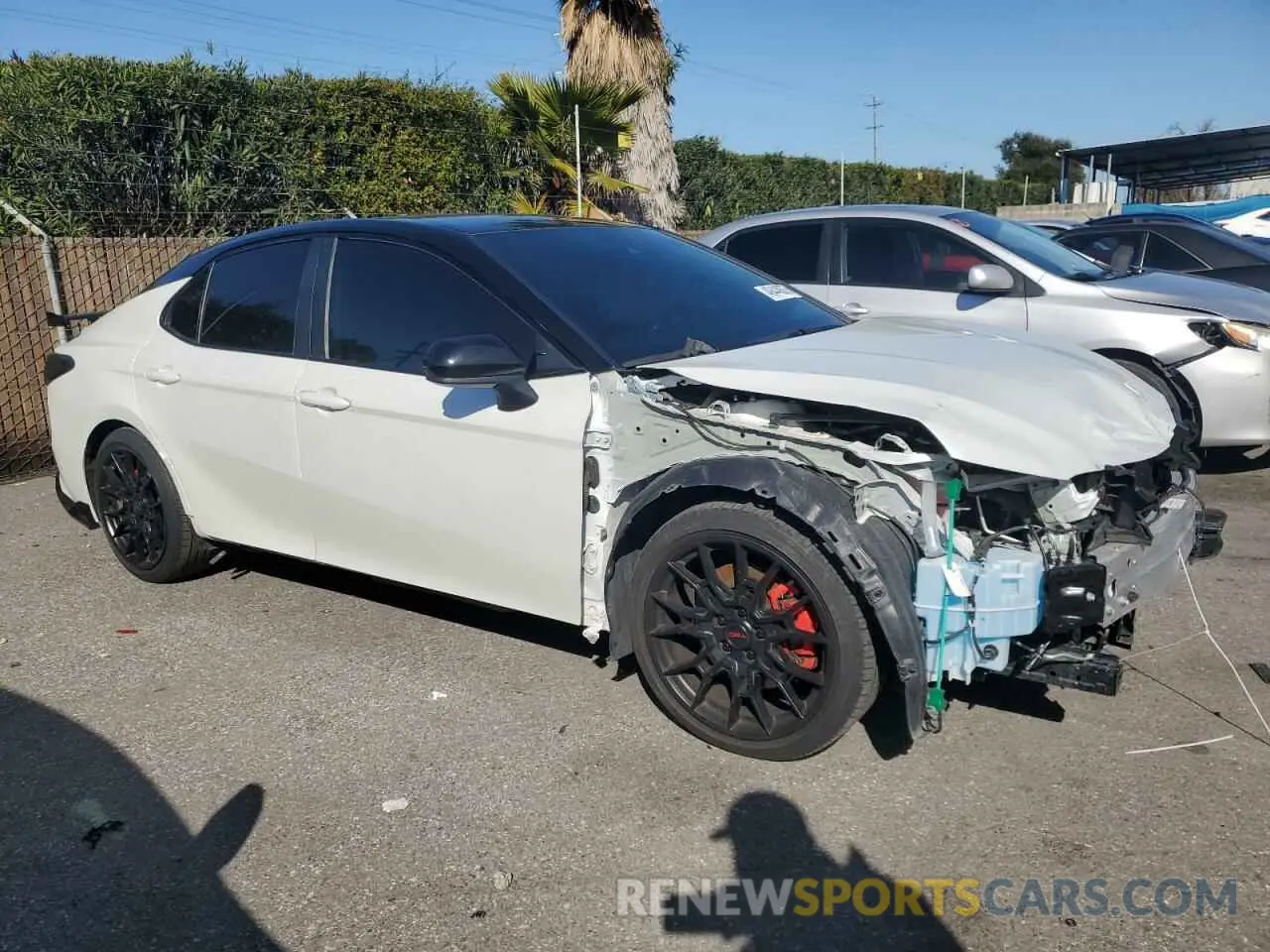 4 Photograph of a damaged car 4T1NZ1AK3LU043905 TOYOTA CAMRY 2020