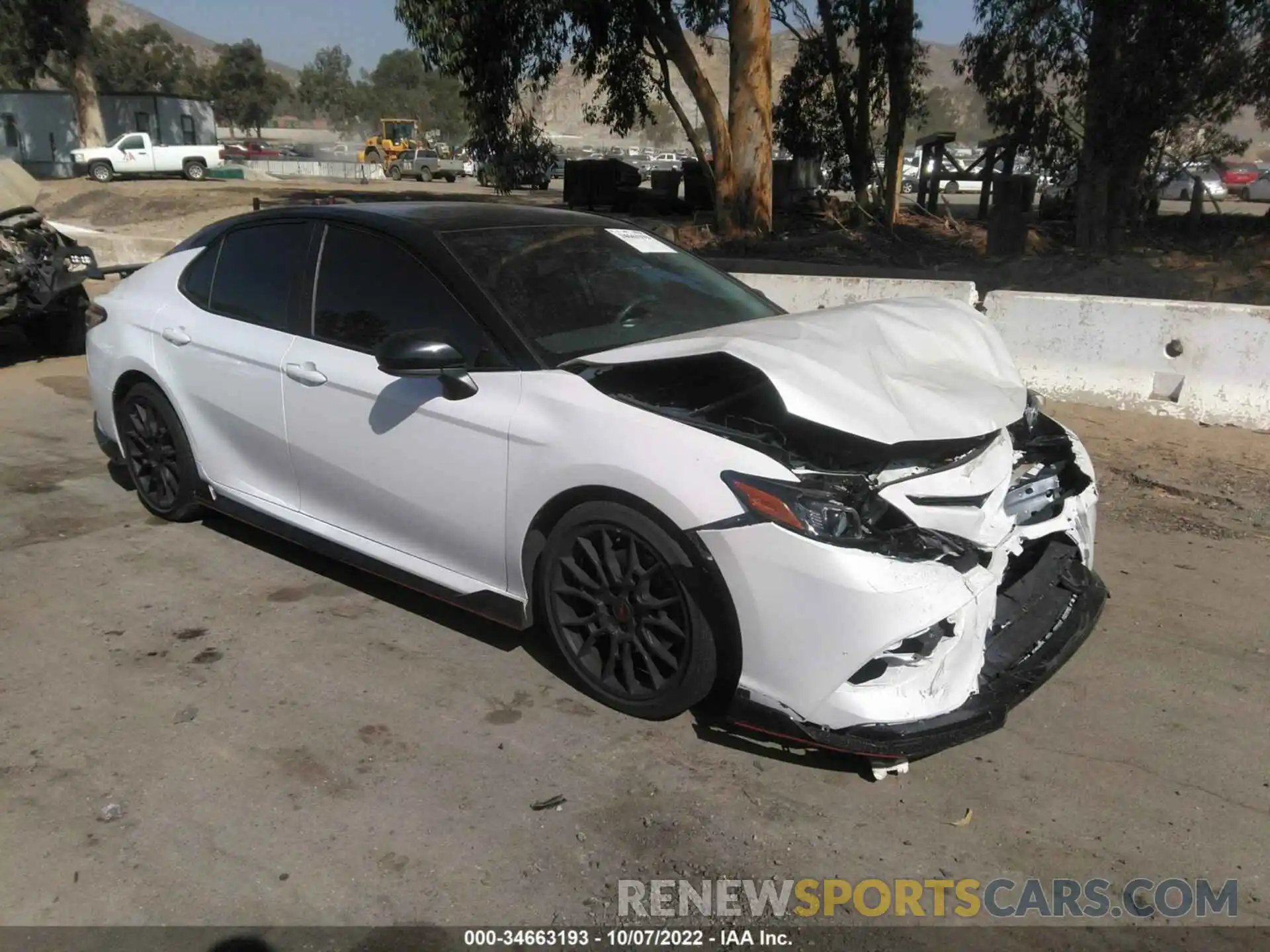 1 Photograph of a damaged car 4T1NZ1AK4LU036915 TOYOTA CAMRY 2020