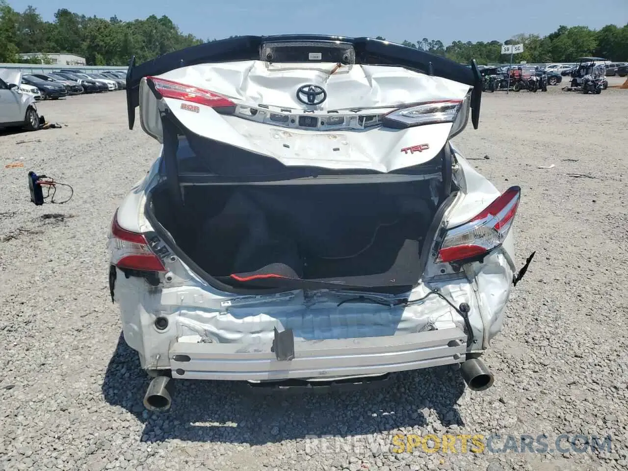 6 Photograph of a damaged car 4T1NZ1AK4LU041080 TOYOTA CAMRY 2020