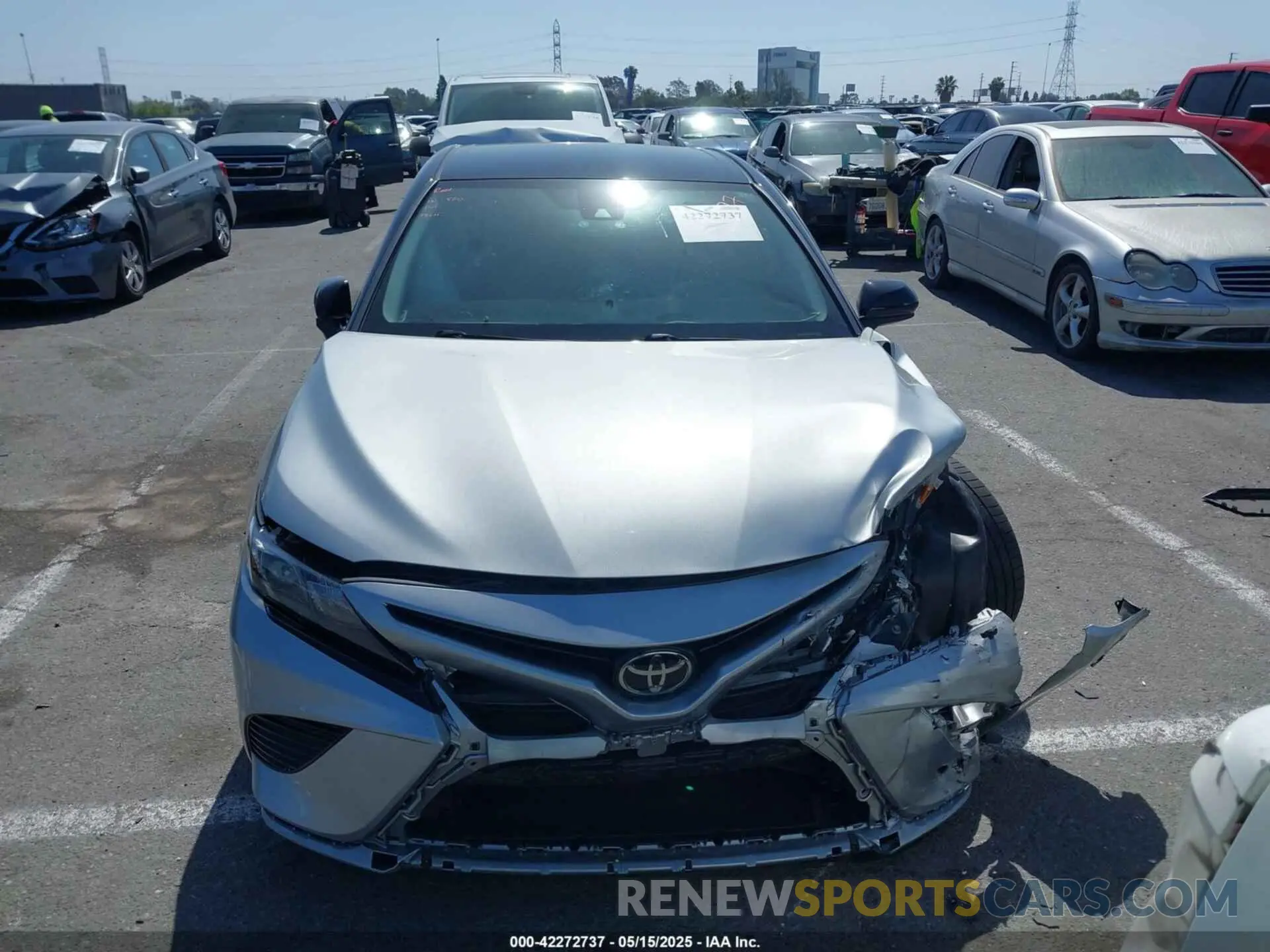 12 Photograph of a damaged car 4T1NZ1AK5LU046675 TOYOTA CAMRY 2020