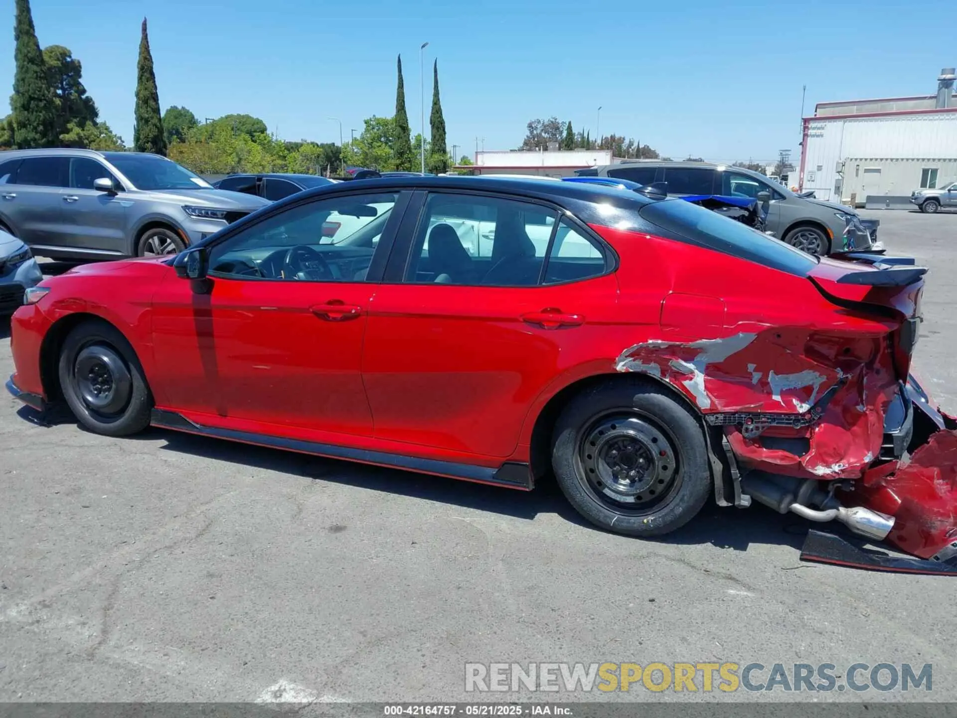 15 Photograph of a damaged car 4T1NZ1AK7LU036469 TOYOTA CAMRY 2020