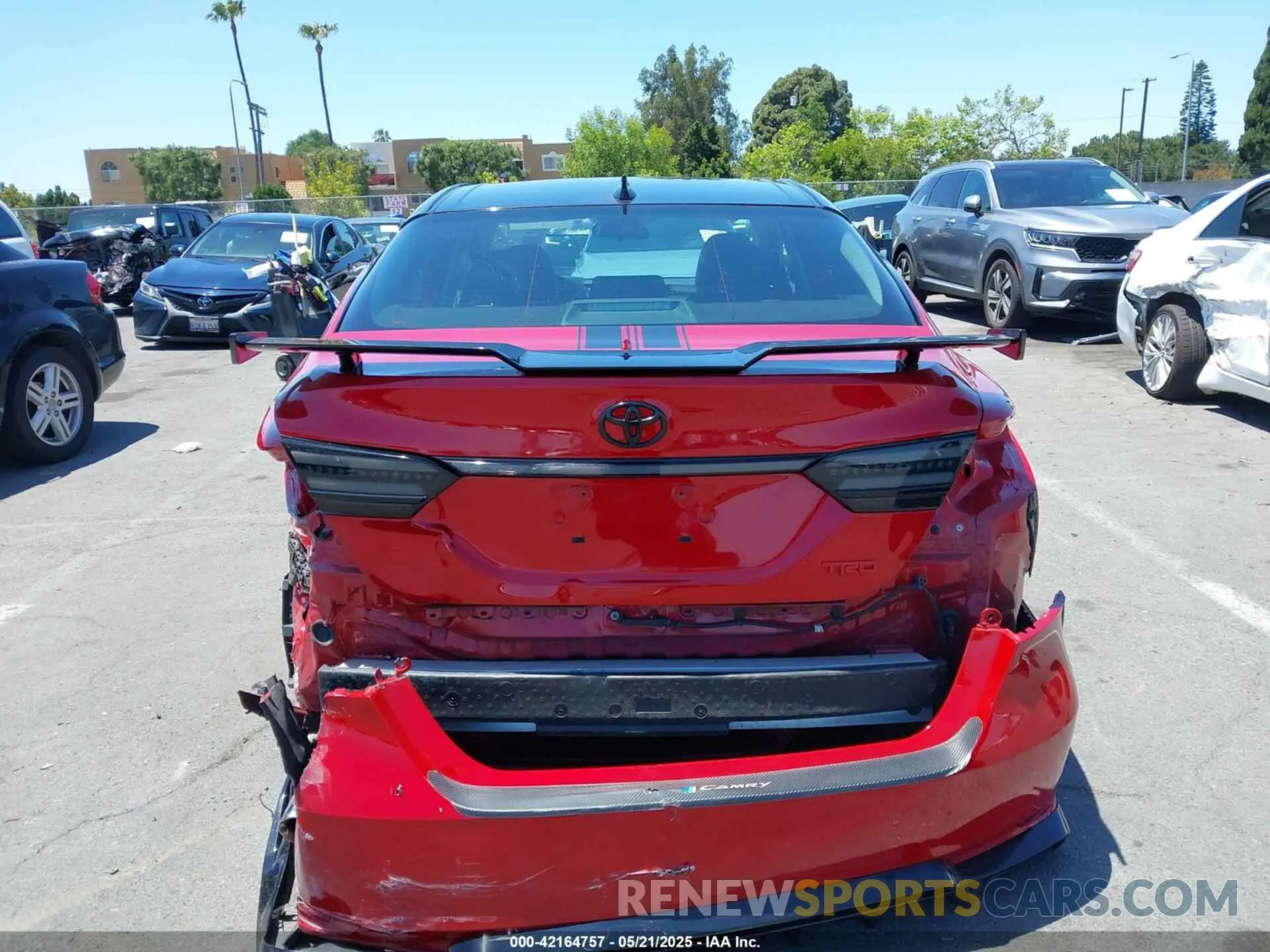 17 Photograph of a damaged car 4T1NZ1AK7LU036469 TOYOTA CAMRY 2020