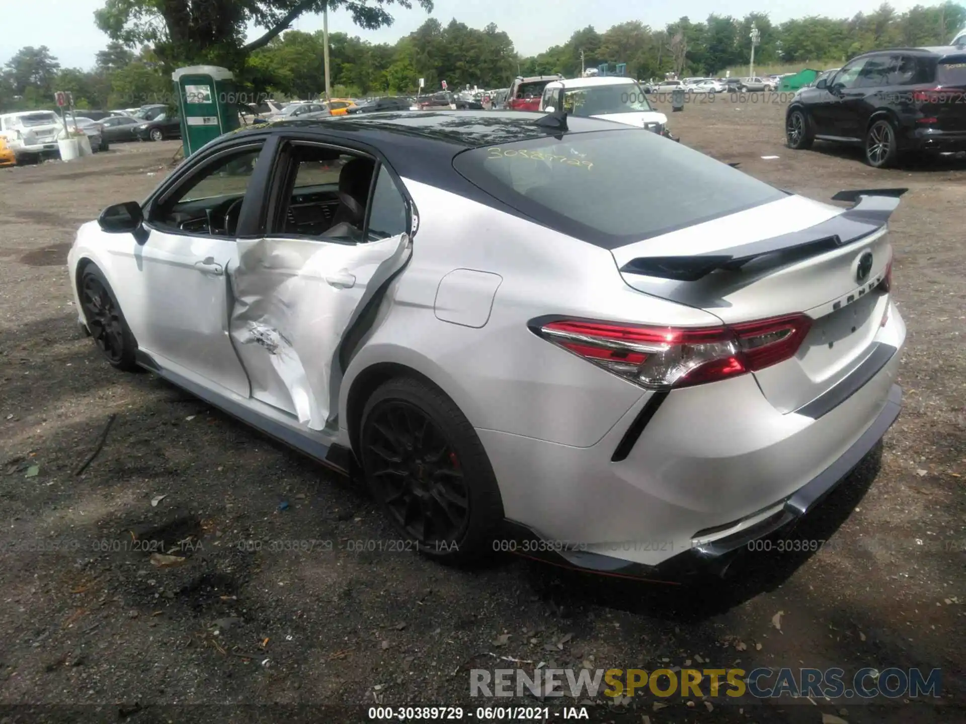 3 Photograph of a damaged car 4T1NZ1AK7LU038299 TOYOTA CAMRY 2020