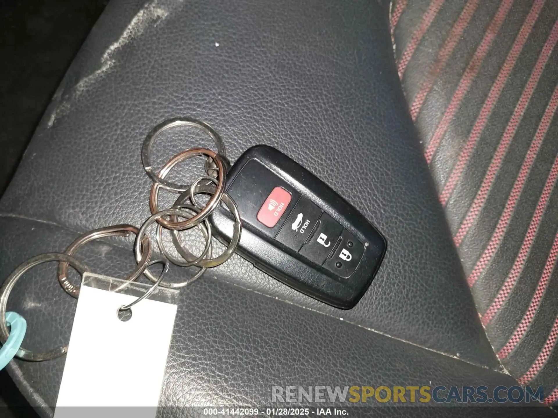 11 Photograph of a damaged car 4T1NZ1AK7LU040442 TOYOTA CAMRY 2020