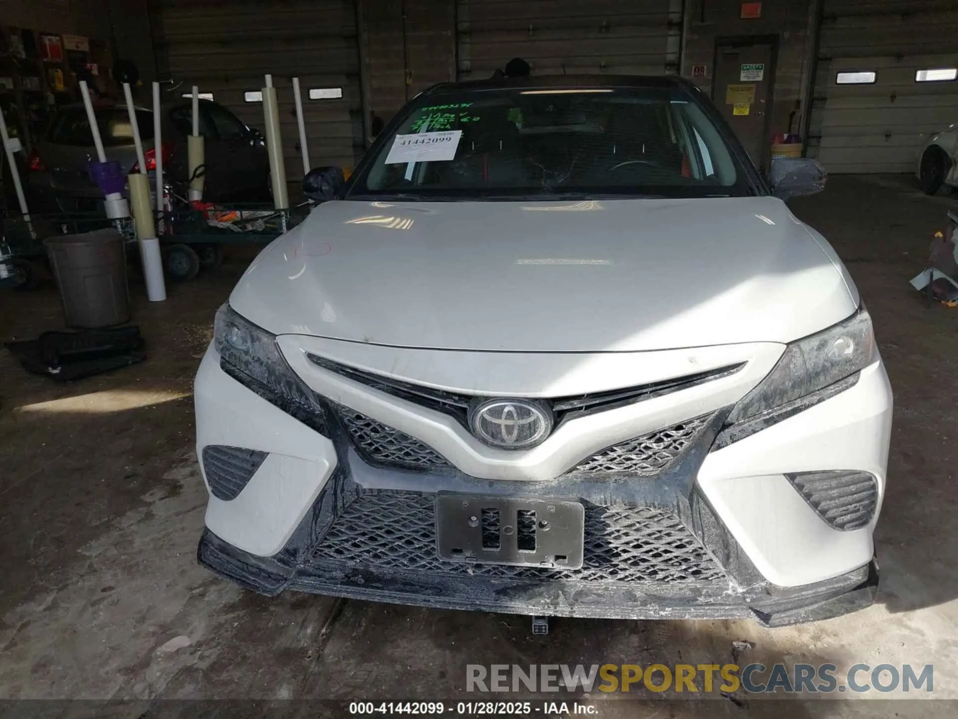 13 Photograph of a damaged car 4T1NZ1AK7LU040442 TOYOTA CAMRY 2020