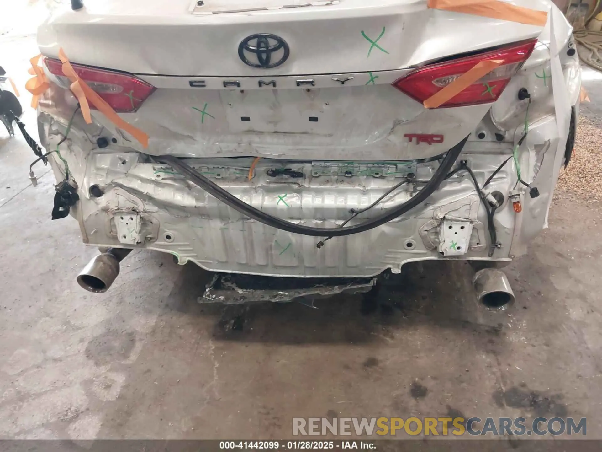 6 Photograph of a damaged car 4T1NZ1AK7LU040442 TOYOTA CAMRY 2020
