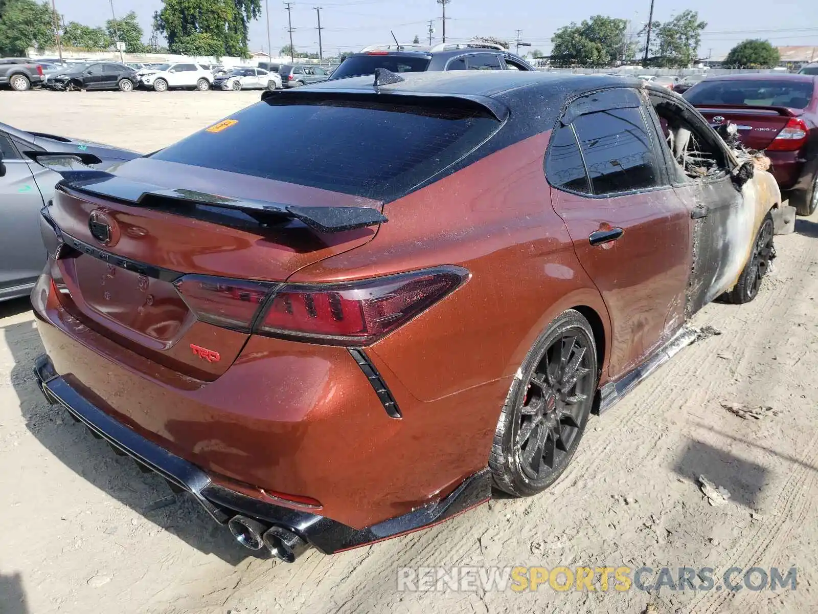 4 Photograph of a damaged car 4T1NZ1AK7LU042160 TOYOTA CAMRY 2020