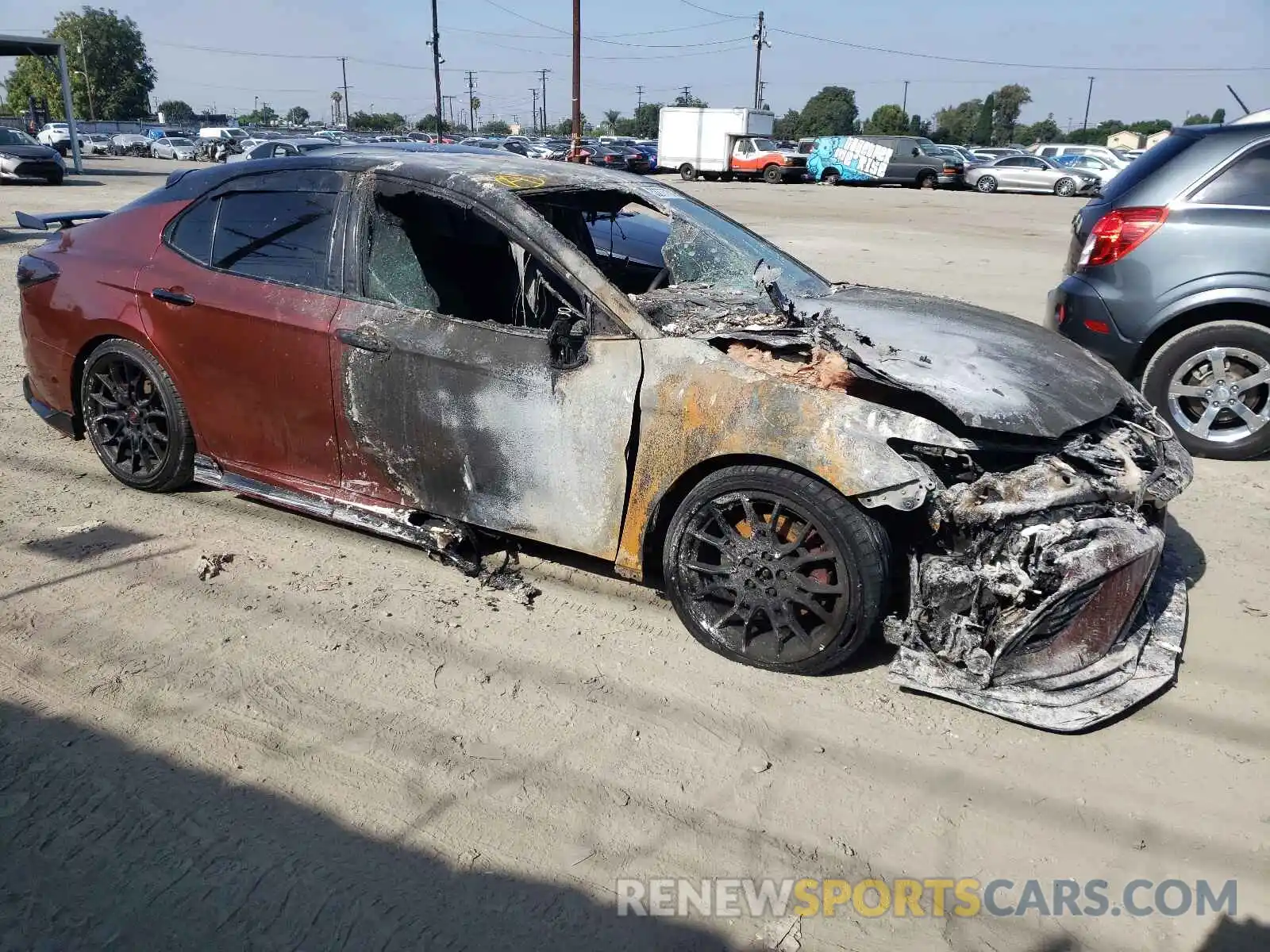 9 Photograph of a damaged car 4T1NZ1AK7LU042160 TOYOTA CAMRY 2020