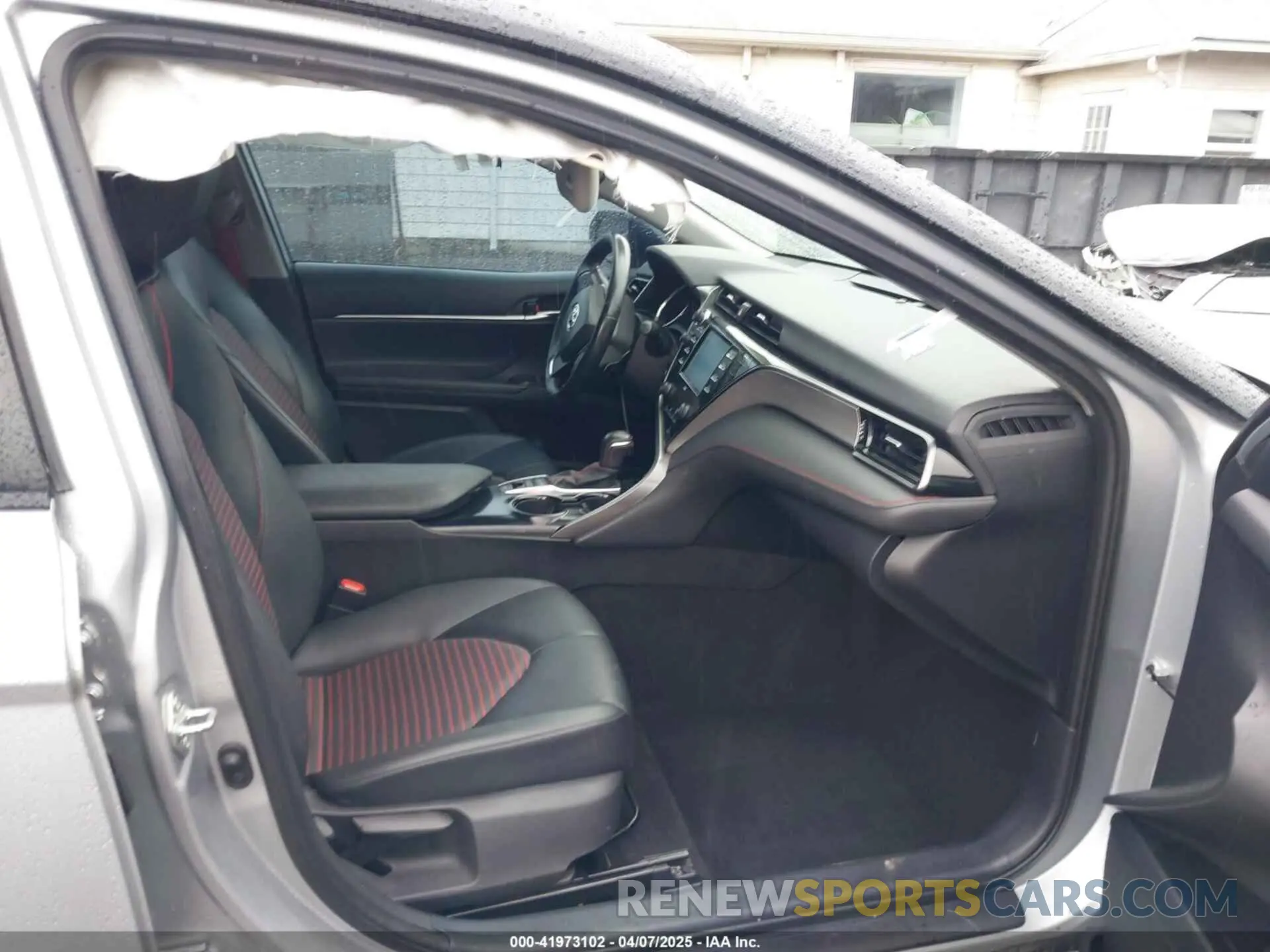 5 Photograph of a damaged car 4T1NZ1AK8LU047156 TOYOTA CAMRY 2020