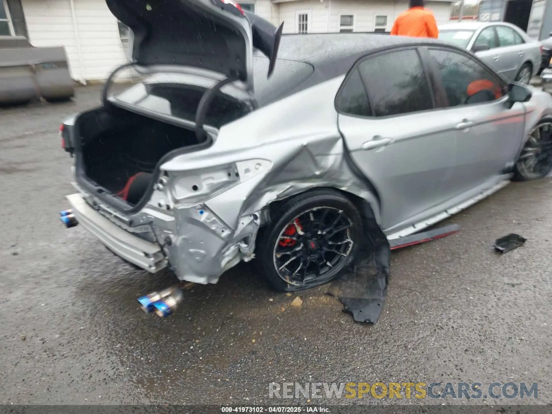 6 Photograph of a damaged car 4T1NZ1AK8LU047156 TOYOTA CAMRY 2020