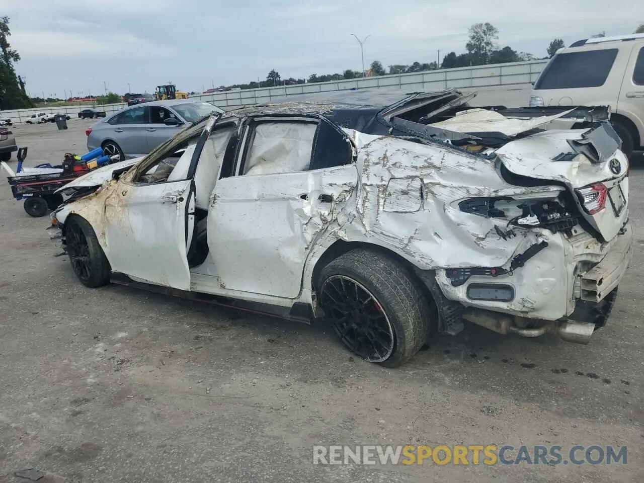 2 Photograph of a damaged car 4T1NZ1AK9LU040135 TOYOTA CAMRY 2020