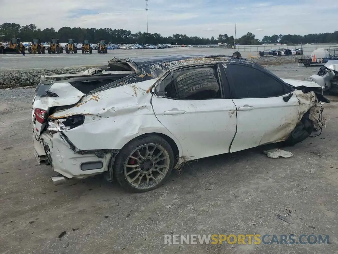 3 Photograph of a damaged car 4T1NZ1AK9LU040135 TOYOTA CAMRY 2020