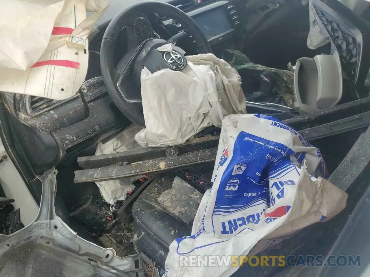 8 Photograph of a damaged car 4T1NZ1AK9LU040135 TOYOTA CAMRY 2020