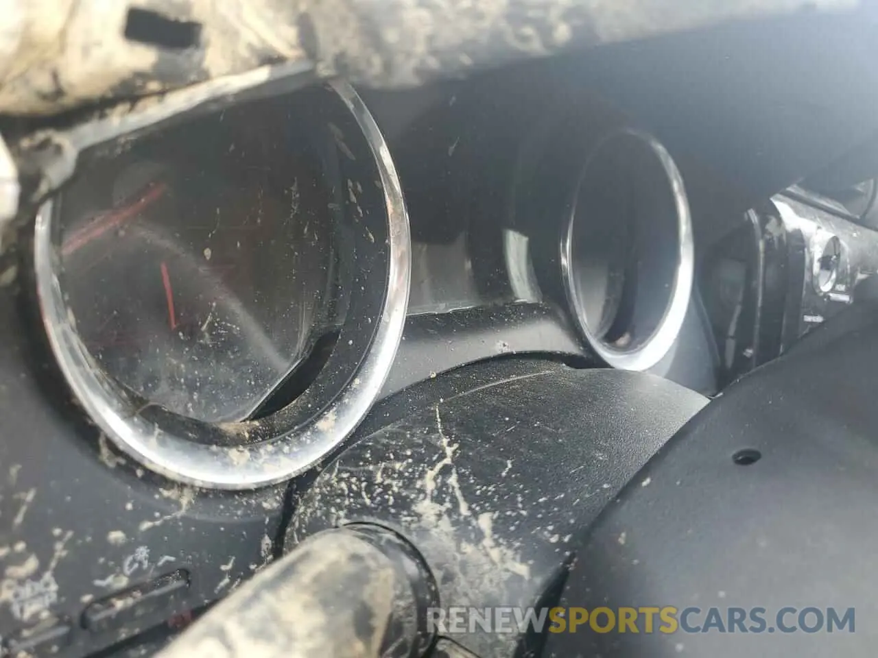 9 Photograph of a damaged car 4T1NZ1AK9LU040135 TOYOTA CAMRY 2020